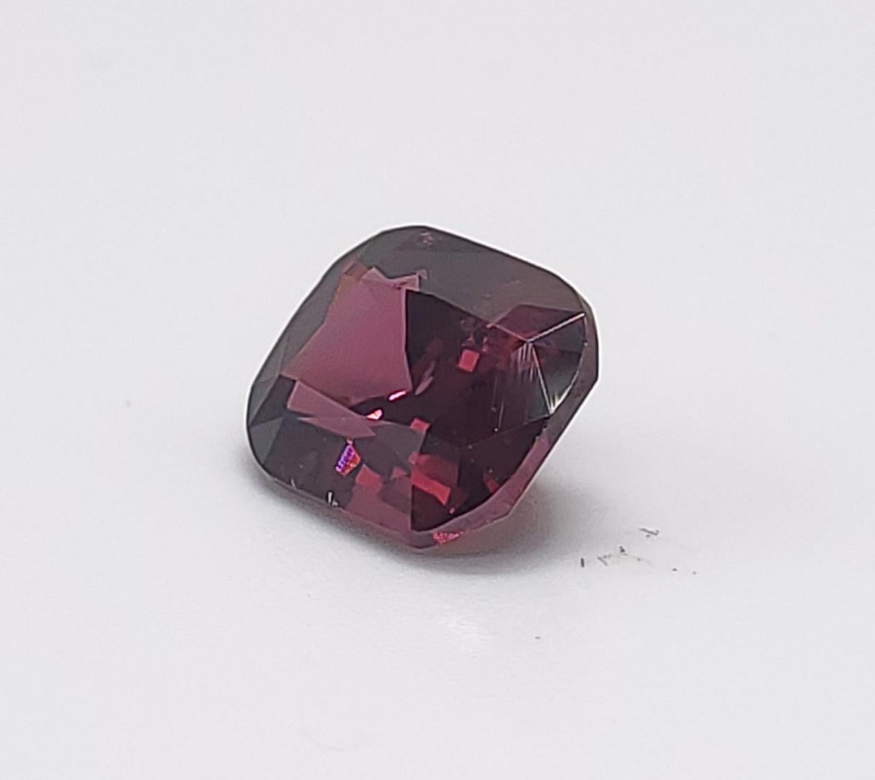 GIA Certified 1.58 Carat Spinel  In New Condition For Sale In Brooklyn, NY