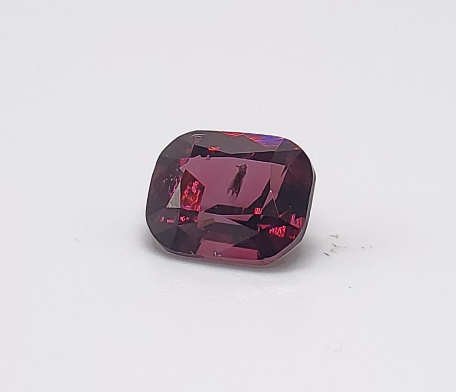 Women's or Men's GIA Certified 1.58 Carat Spinel  For Sale