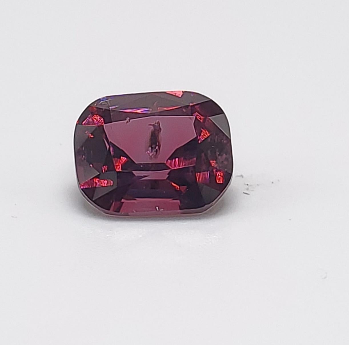 GIA Certified 1.58 Carat Spinel  For Sale 1