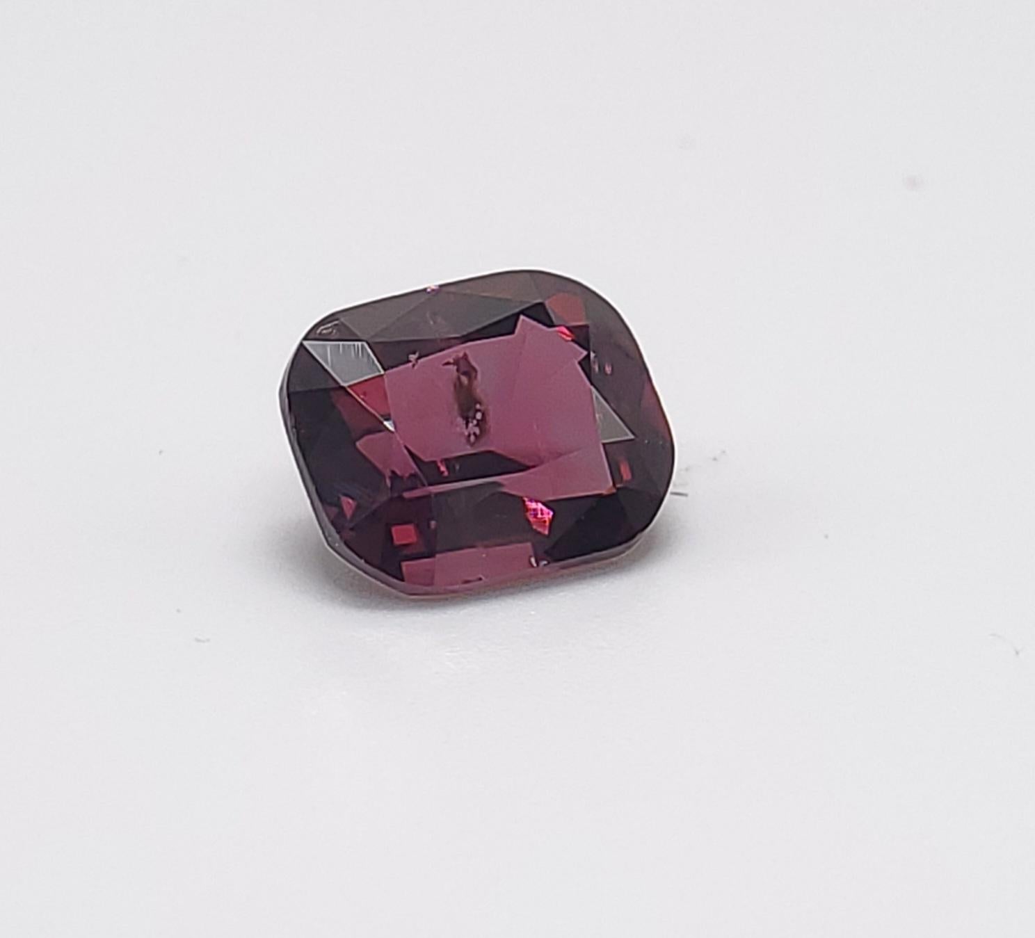 GIA Certified 1.58 Carat Spinel  For Sale 2