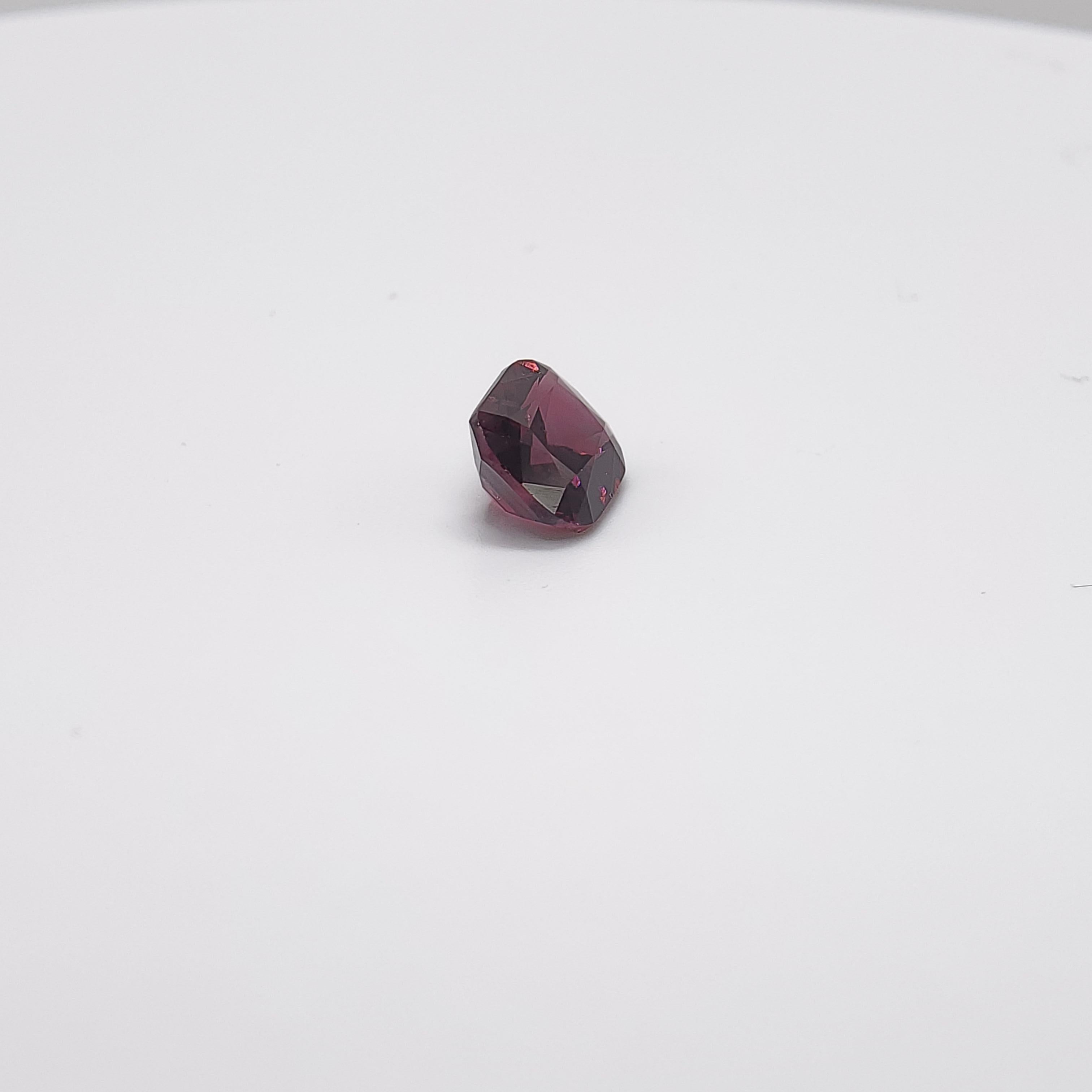 GIA Certified 1.58 Carat Spinel  For Sale 4