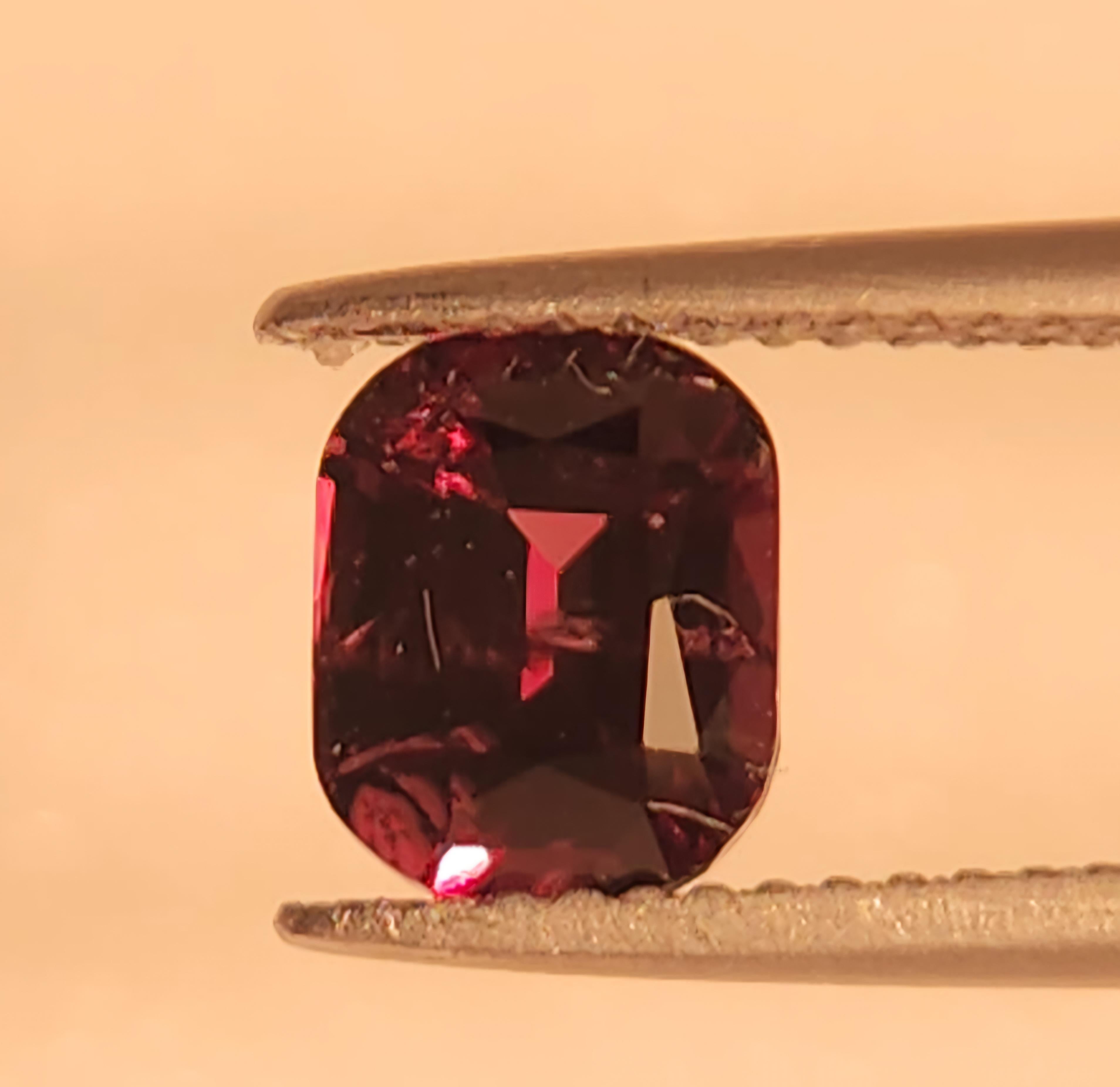 GIA Certified 1.58 Carat Spinel In New Condition For Sale In Brooklyn, NY