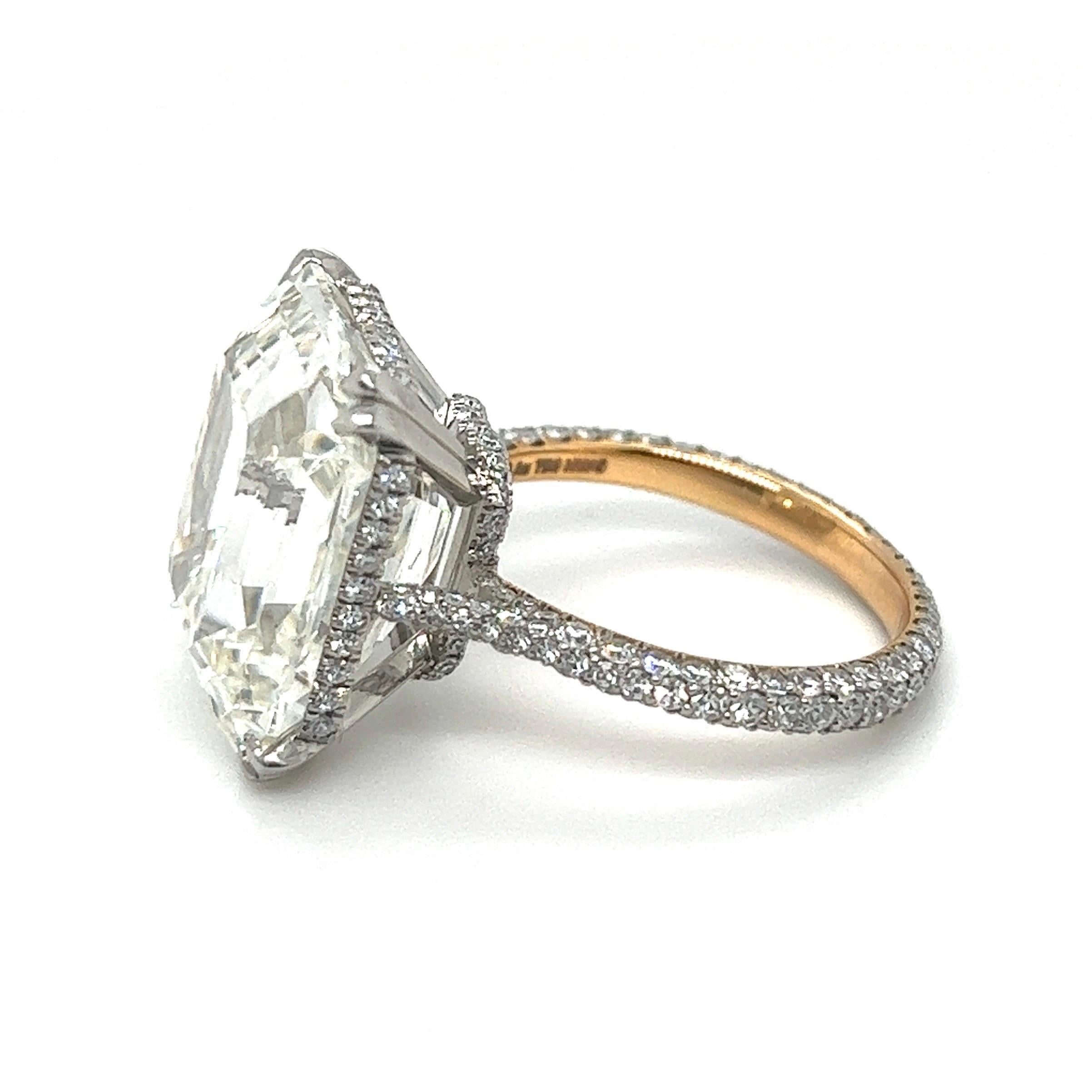 Taille émeraude Bague de fiançailles solitaire en diamant taille émeraude de 15,87 carats certifiée GIA en vente