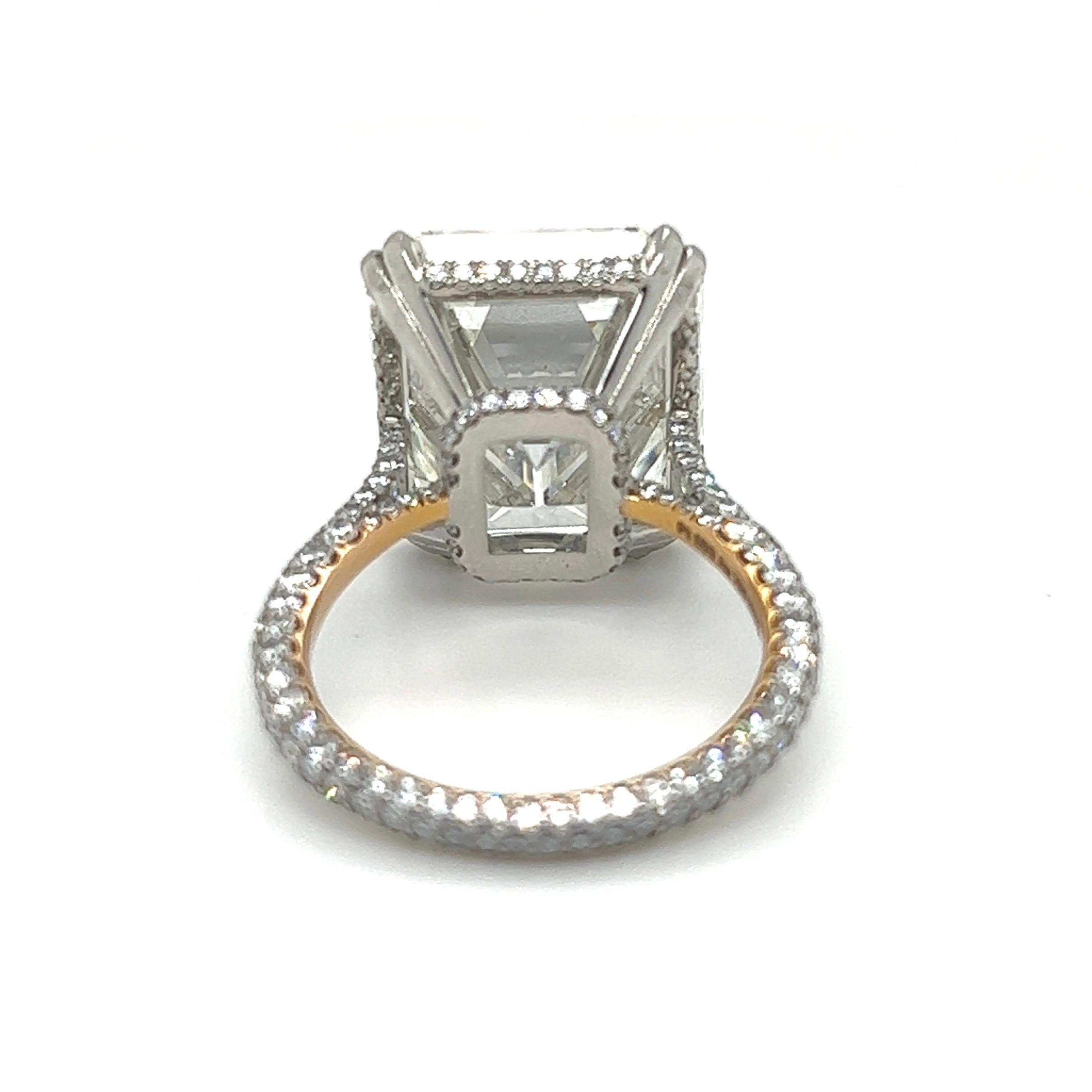 Bague de fiançailles solitaire en diamant taille émeraude de 15,87 carats certifiée GIA Unisexe en vente