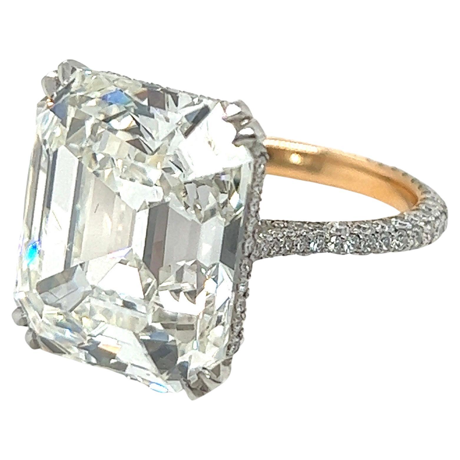 Bague de fiançailles solitaire en diamant taille émeraude de 15,87 carats certifiée GIA en vente