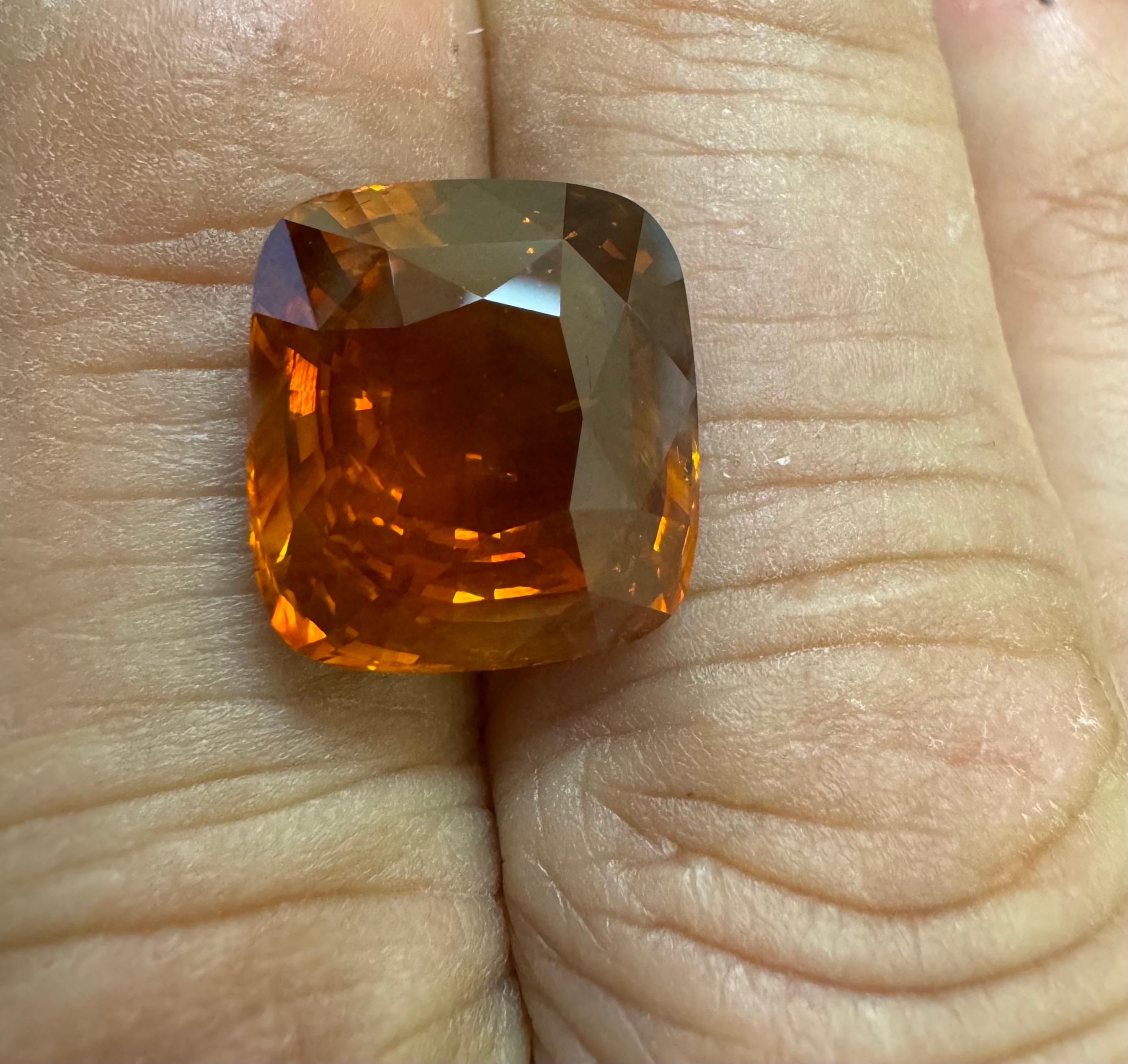 GIA Certified 15.89 Carat Cushion Cut Orange Sapphire In condizioni Nuovo in vendita a Los Angeles, CA