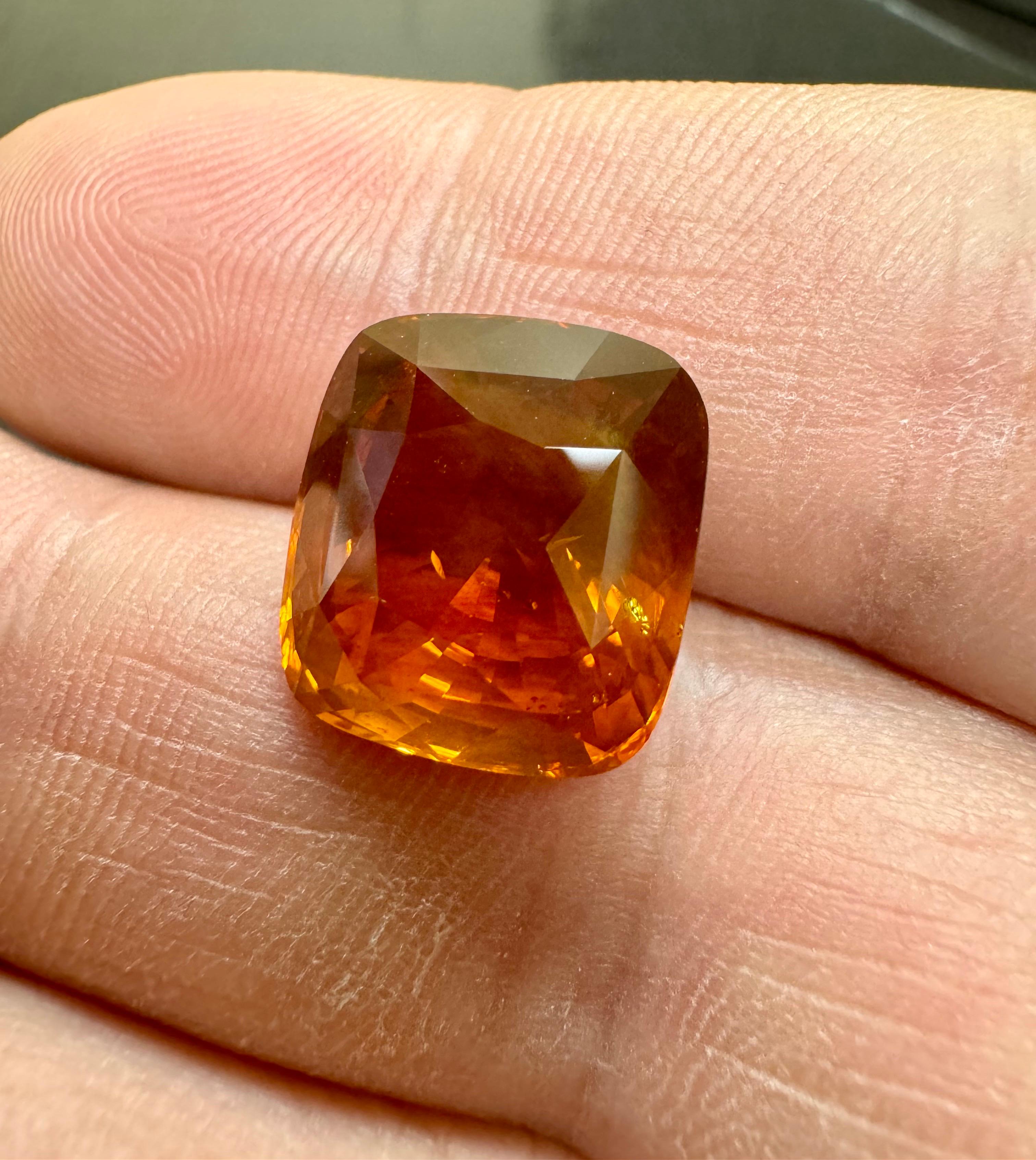GIA Certified 15.89 Carat Cushion Cut Orange Sapphire in vendita 1