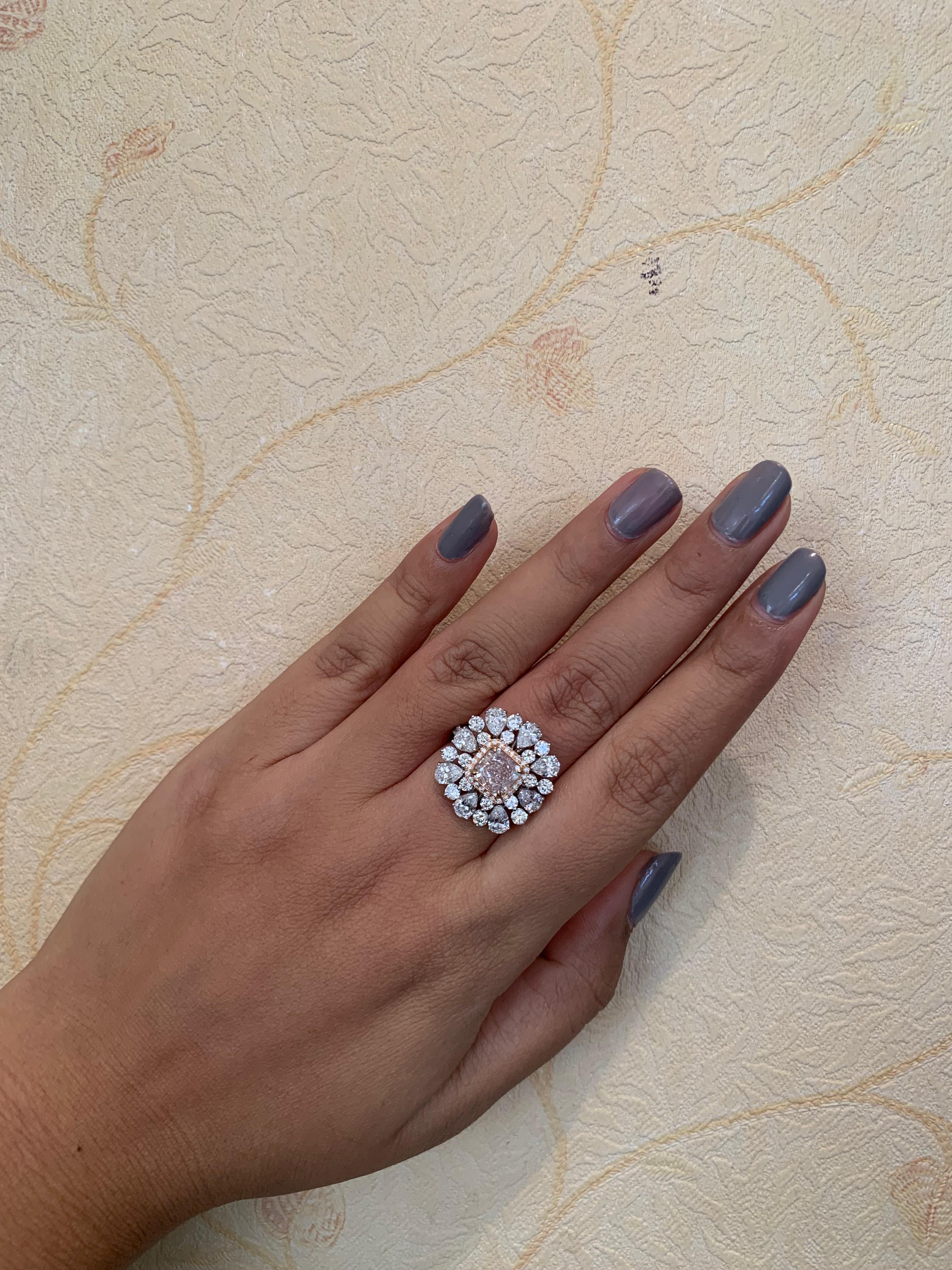 GIA Certified 1.59 Carats Pink Diamond Ring in 18 Karat White Gold For Sale 1