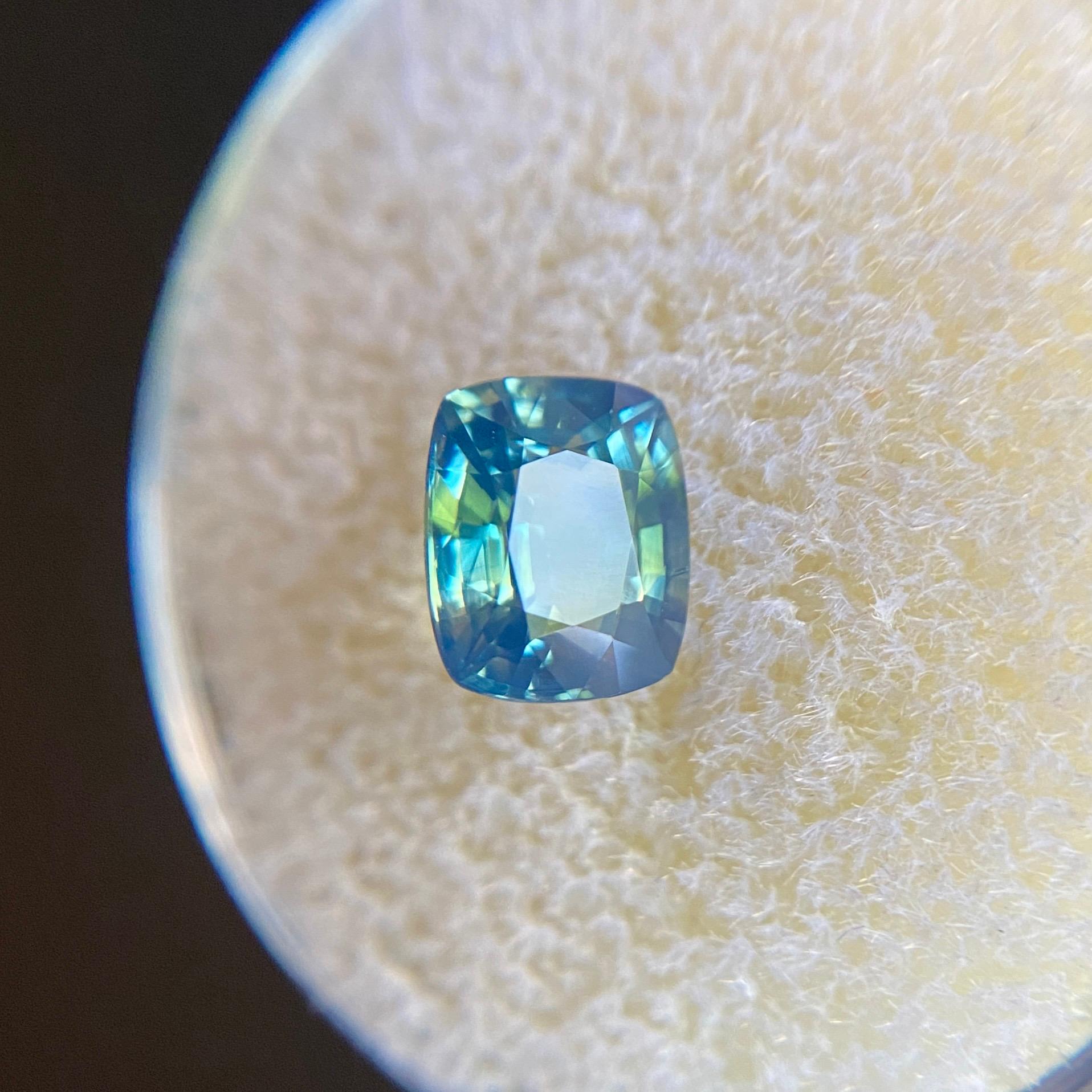 Saphir bicolore vert bleu non traité taille coussin de 1,59 carat certifié par le GIA 5