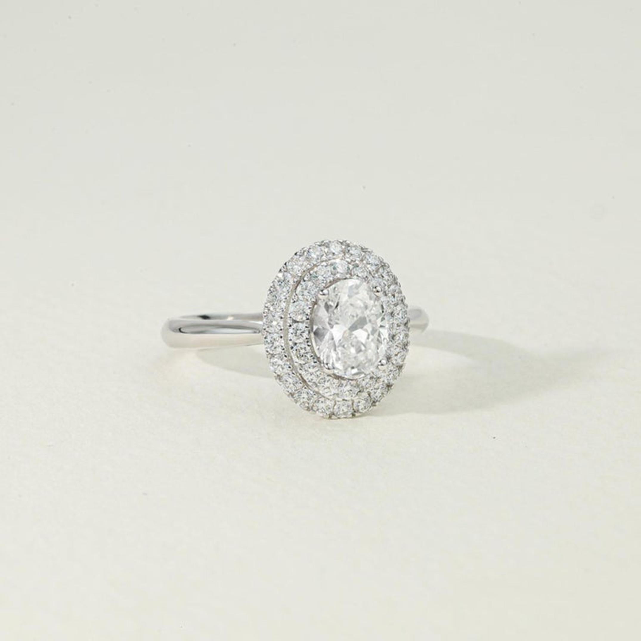 Verlobungsring, GIA-zertifizierter exquisite 1,5 Karat Diamant im Ovalschliff mit doppeltem Halo im Angebot 2