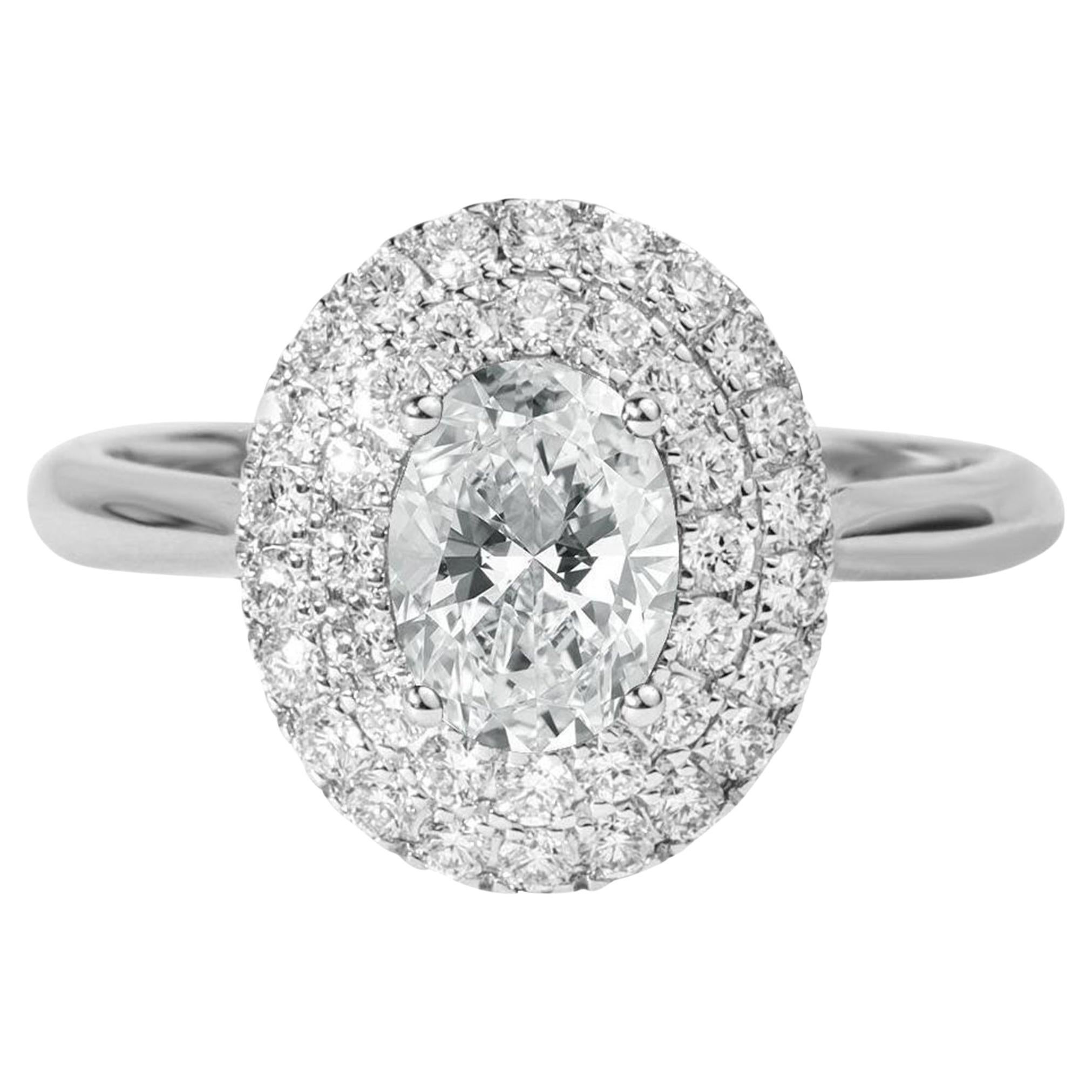 Verlobungsring, GIA-zertifizierter exquisite 1,5 Karat Diamant im Ovalschliff mit doppeltem Halo im Angebot