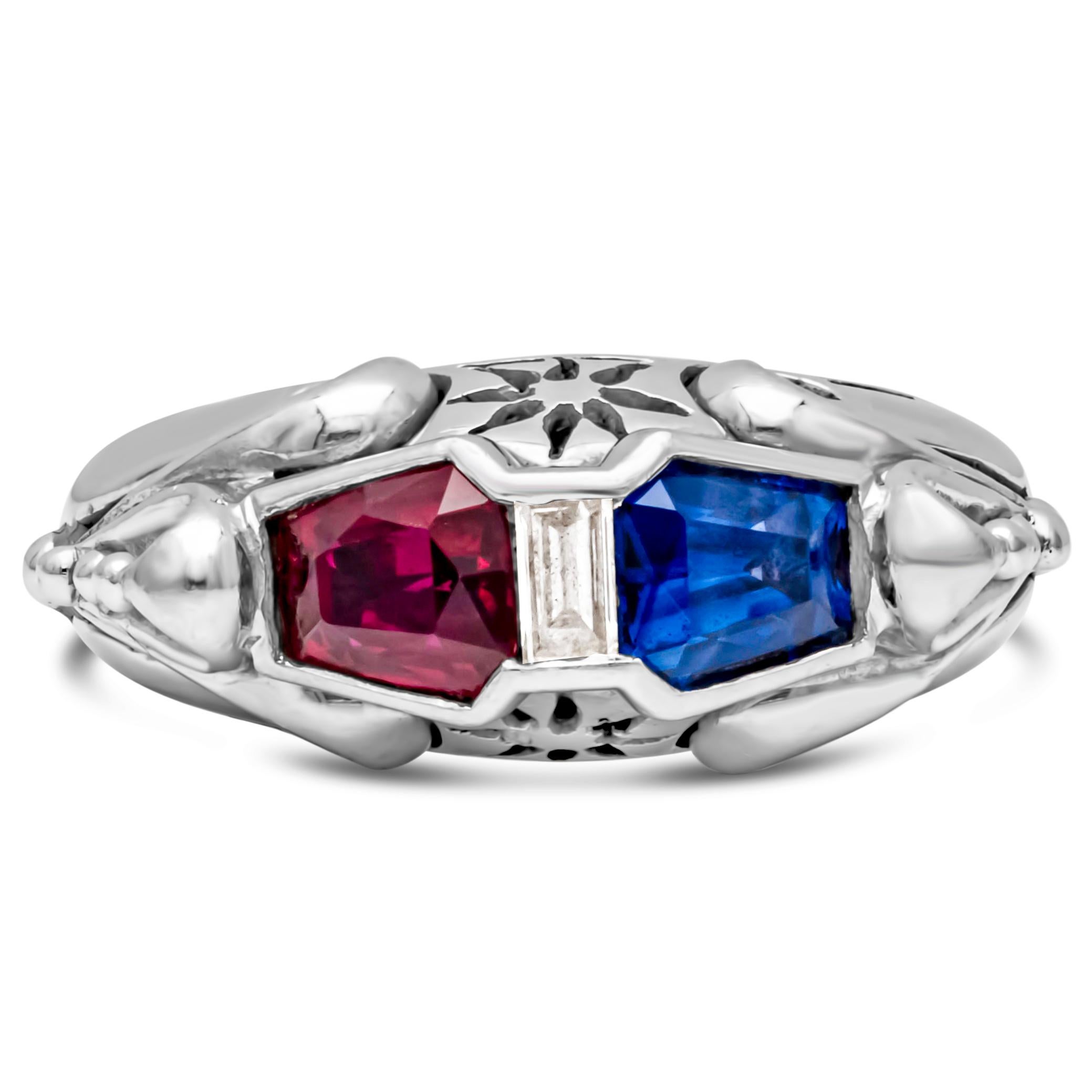 GIA Certified 1.6 Carats Total Trapezoid Cut Ruby & Sri Lanka Blue Sapphire Ring In Excellent Condition For Sale In New York, NY