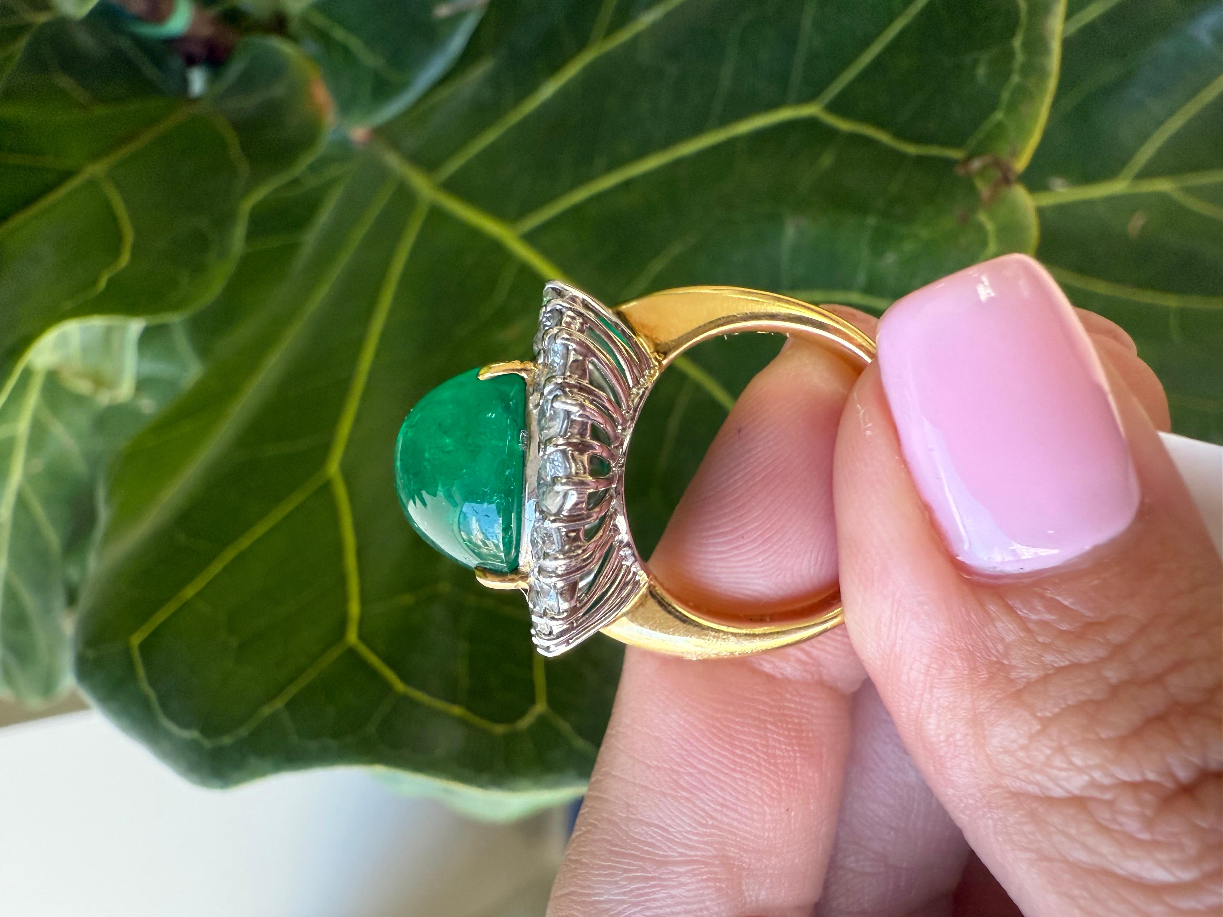 GIA zertifiziert 16,16 ct Cabochon Smaragd Halo Ring im Angebot 1
