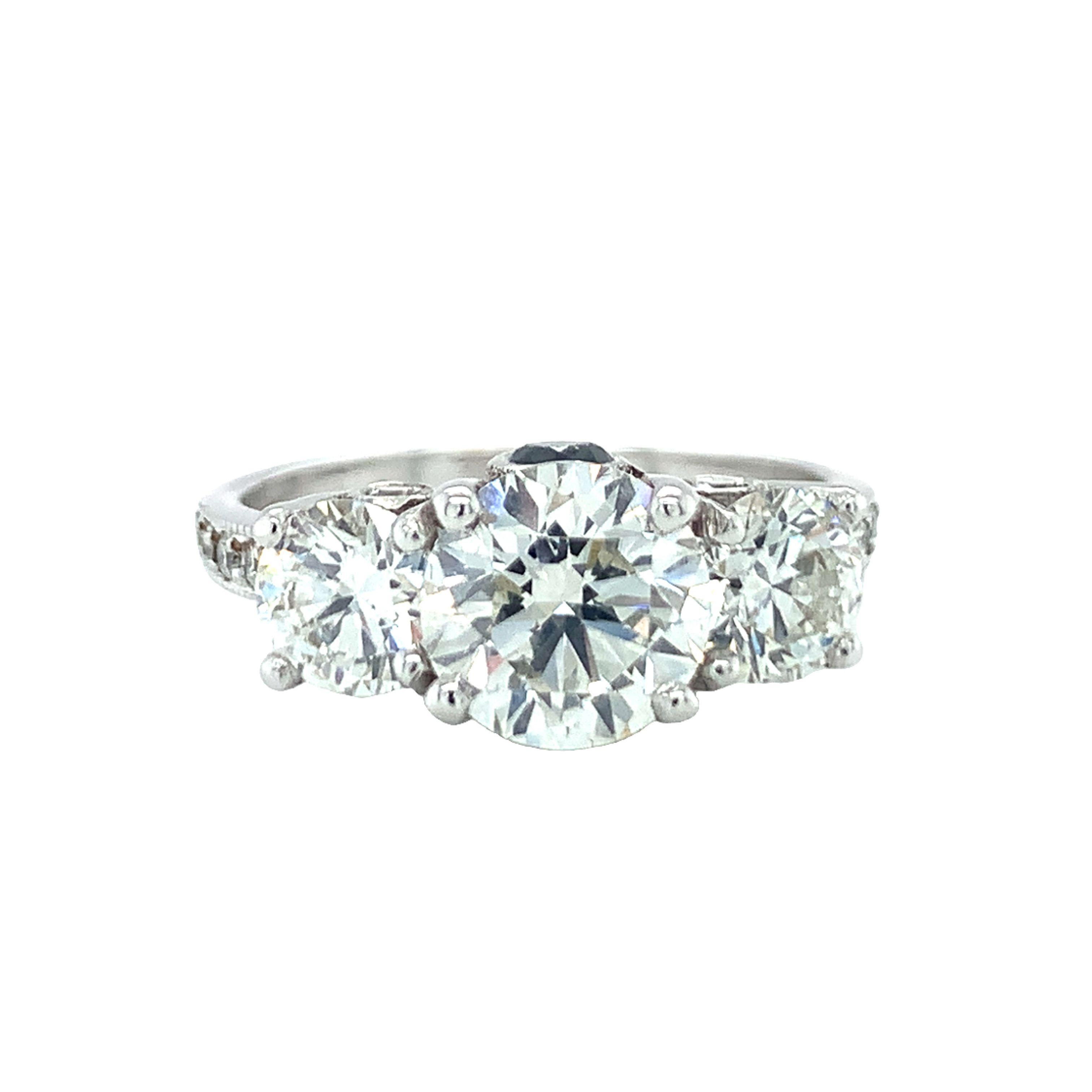 GIA Certified 1.62 Carat Diamond 18K White Gold Engagement Ring In Good Condition For Sale In Beverly Hills, CA
