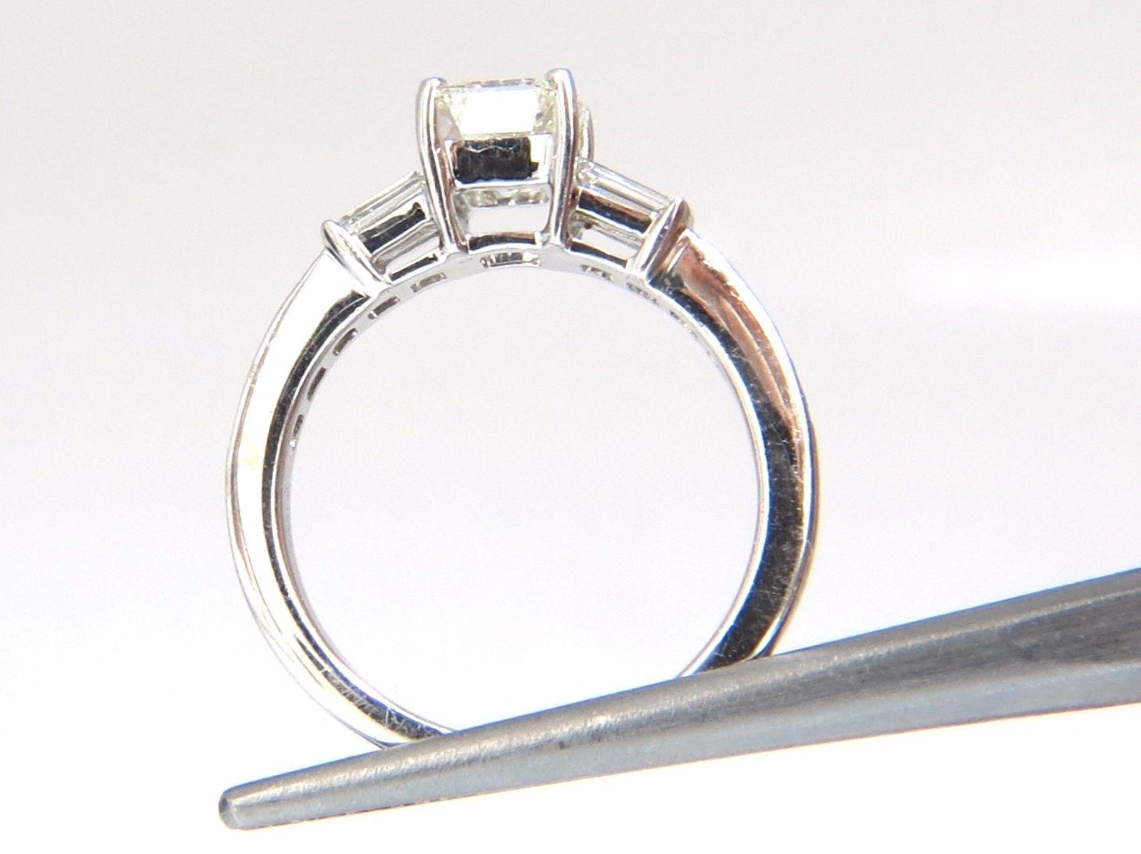 Women's or Men's GIA Certified 1.62 Carat Natural Asscher Diamond Ring Classic 18 Karat For Sale
