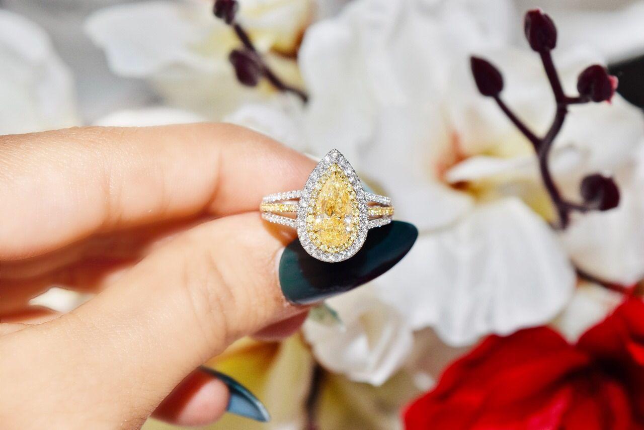 GIA Certified 1.62 Carat Y to Z Colour SI2 Clarity Diamond Ring In New Condition For Sale In บางรัก, TH