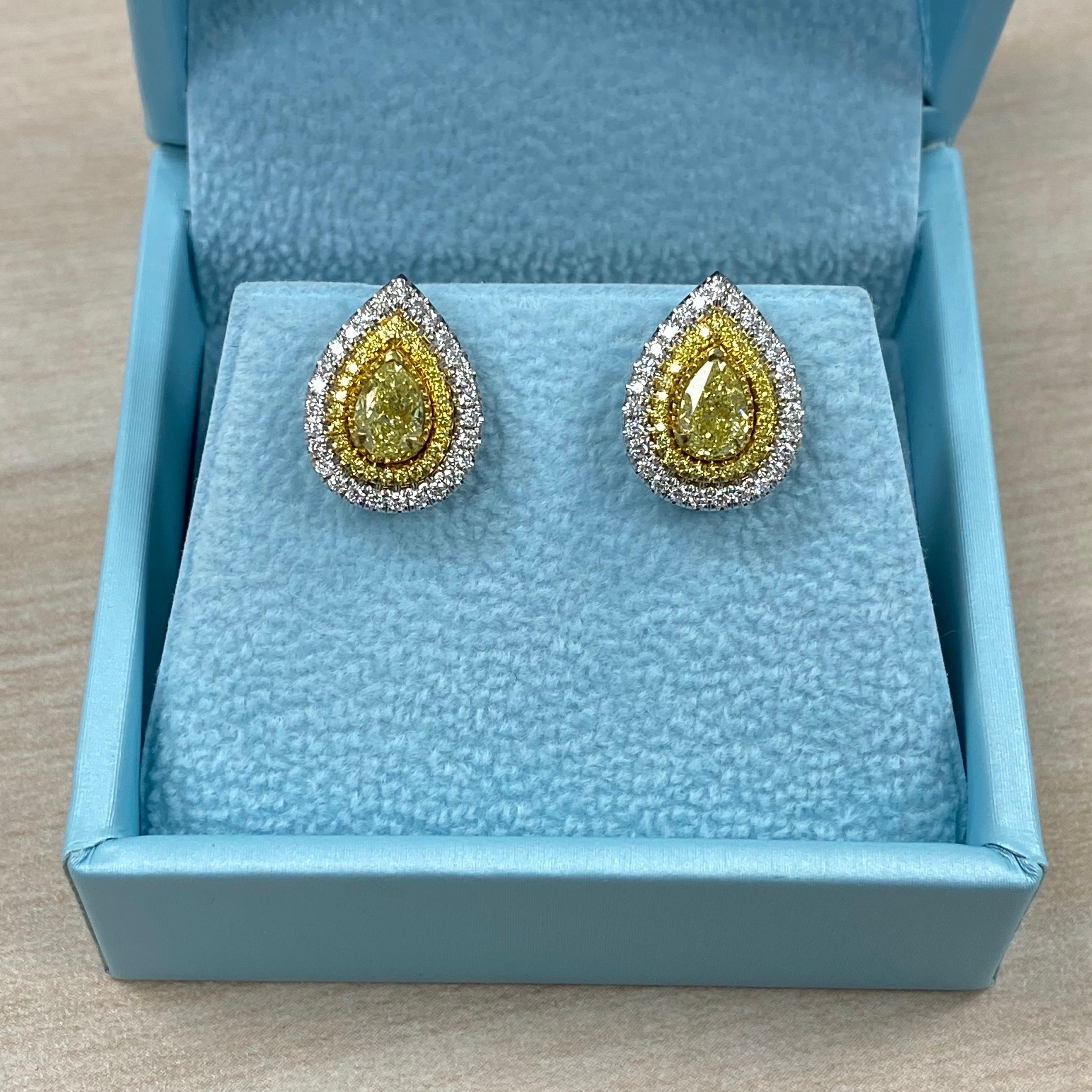 Orecchini a perno con diamanti gialli fantasia certificati GIA da 1,62 carati, oro bianco 18 carati in vendita 5