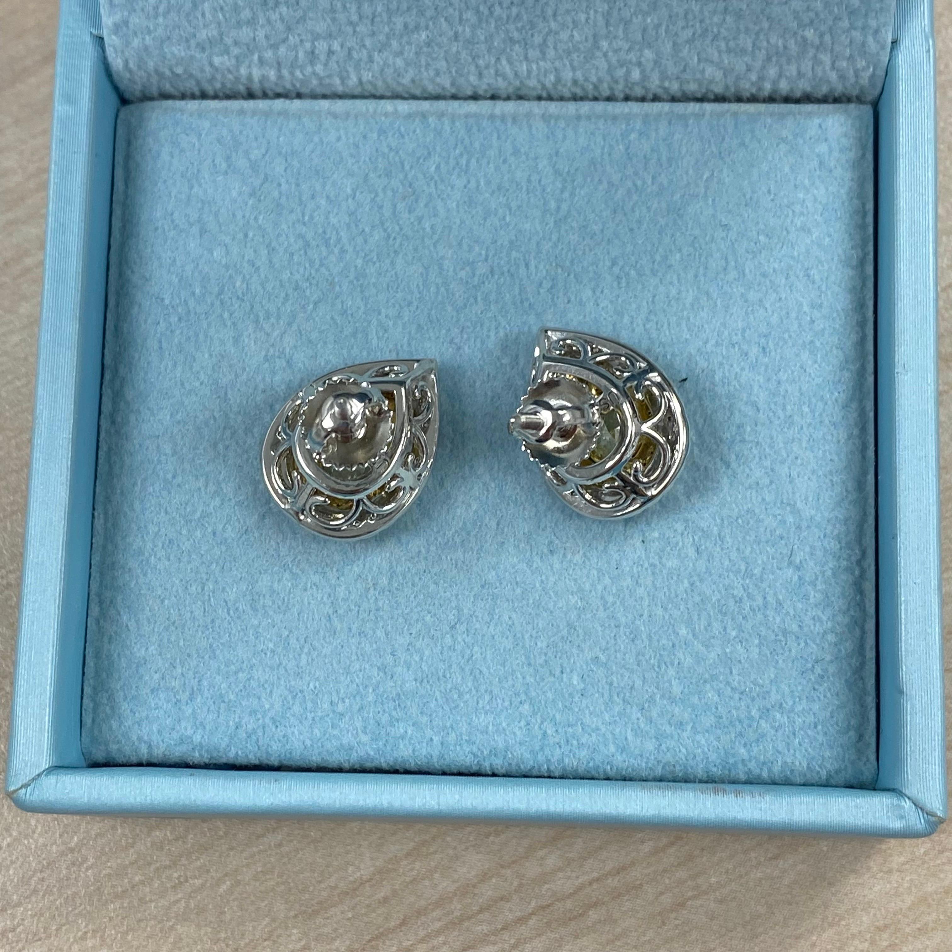 Orecchini a perno con diamanti gialli fantasia certificati GIA da 1,62 carati, oro bianco 18 carati in vendita 2