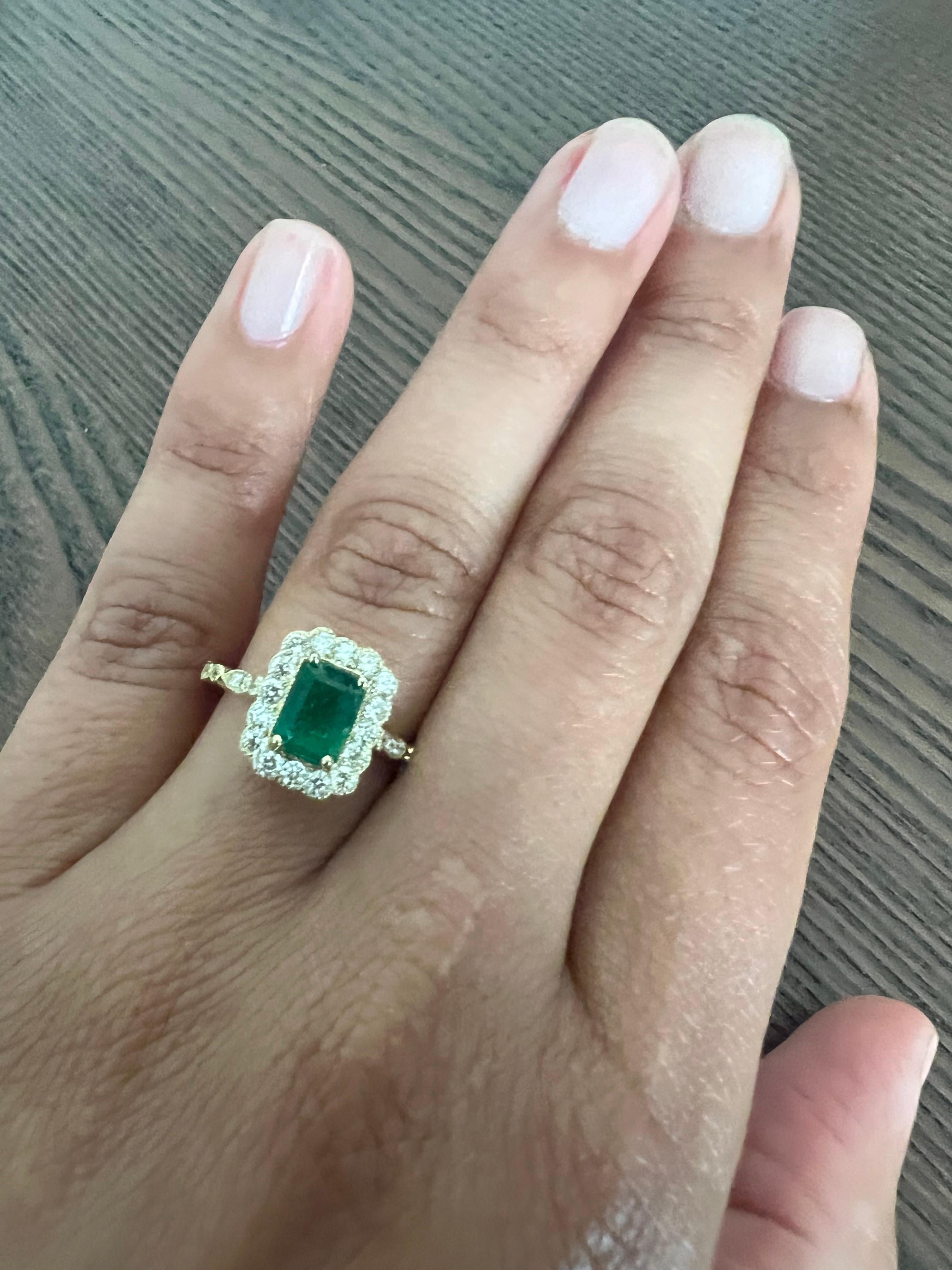 GIA Certified 1.63 Carat Emerald Diamond Yellow Gold Engagement Ring In New Condition For Sale In Los Angeles, CA