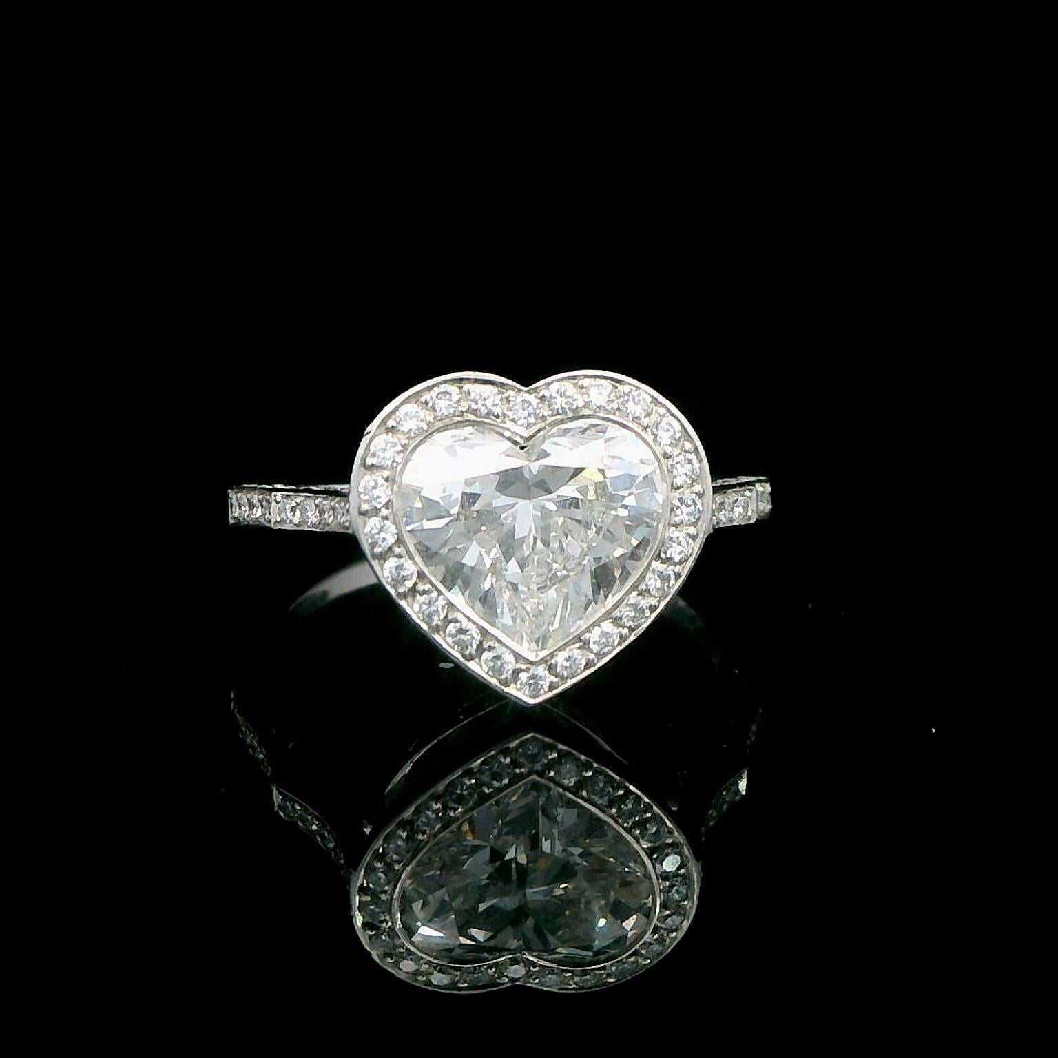 GIA Certified 1.63 Carat Heart Shaped Diamond 18K Gold Ring For Sale 5