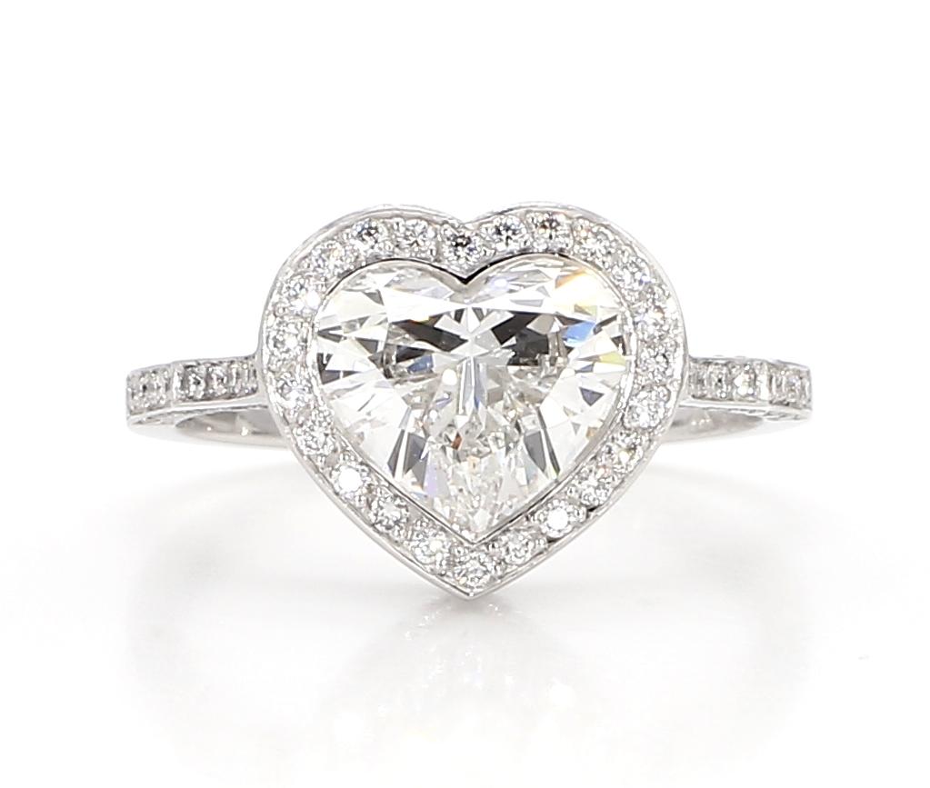 GIA Certified 1.63 Carat Heart Shaped Diamond 18K Gold Ring For Sale 1