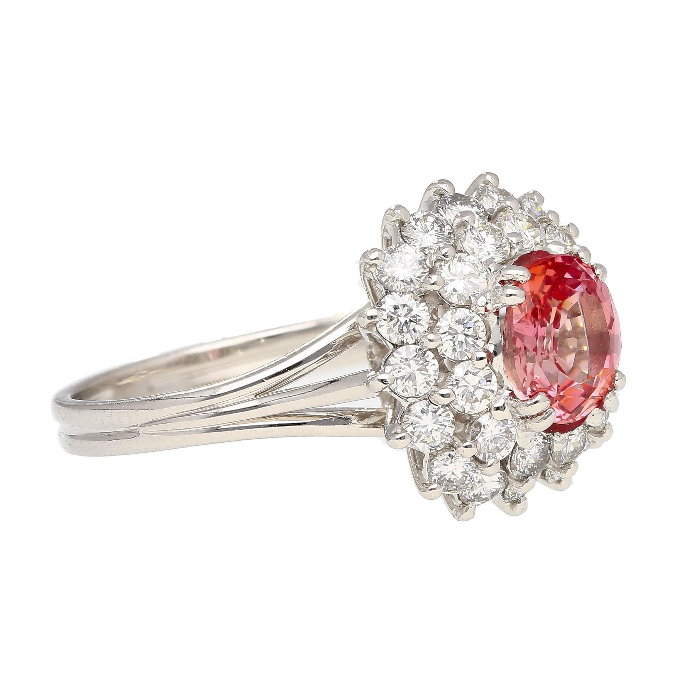 Donna Anello a grappolo con zaffiro Padparadscha e diamante, certificato GIA, da 1,63 carati in vendita