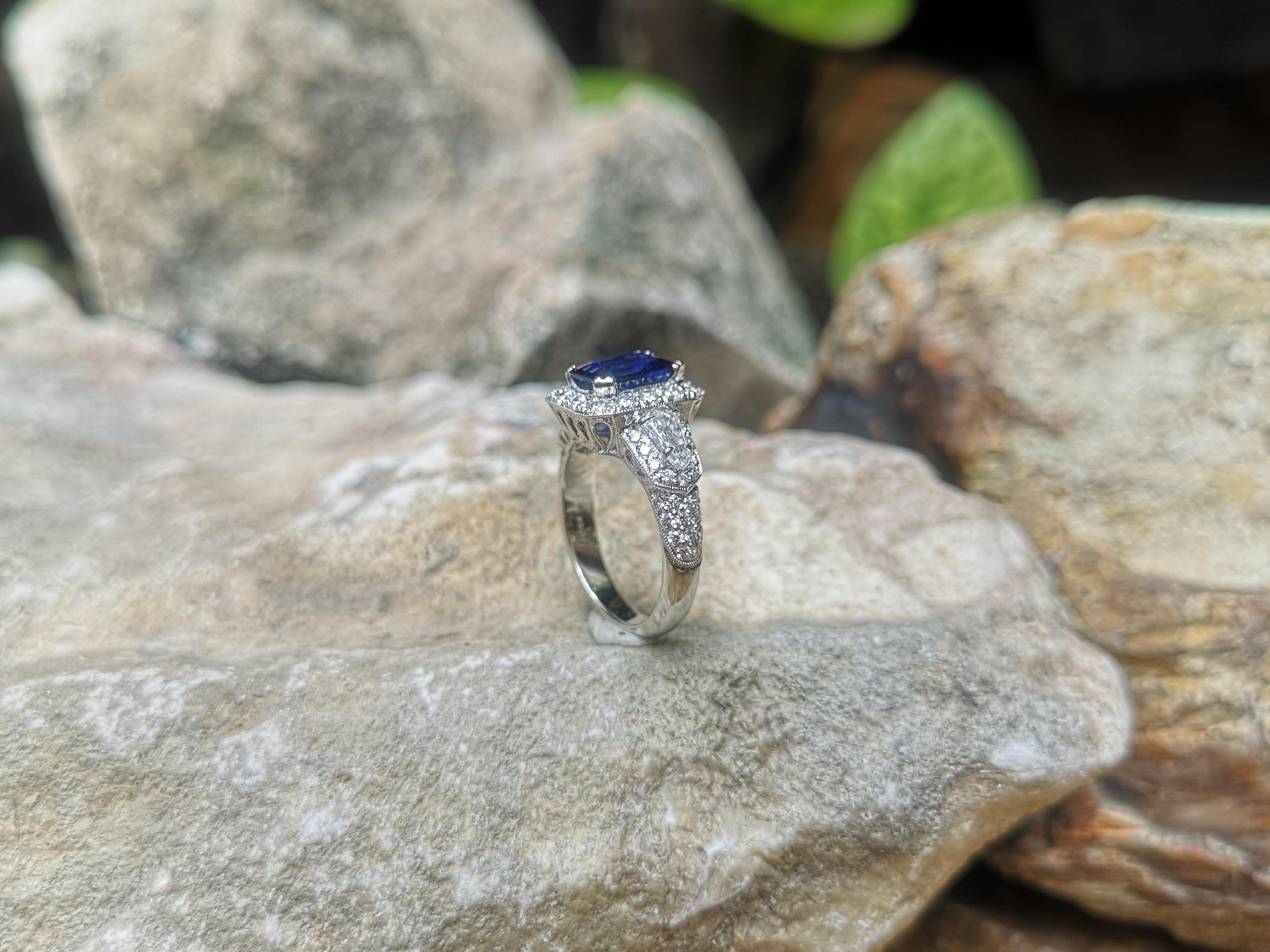 GIA Certified 1.83 Cts Blue Sapphire with Diamond Ring Set in Platinum 950 For Sale 5