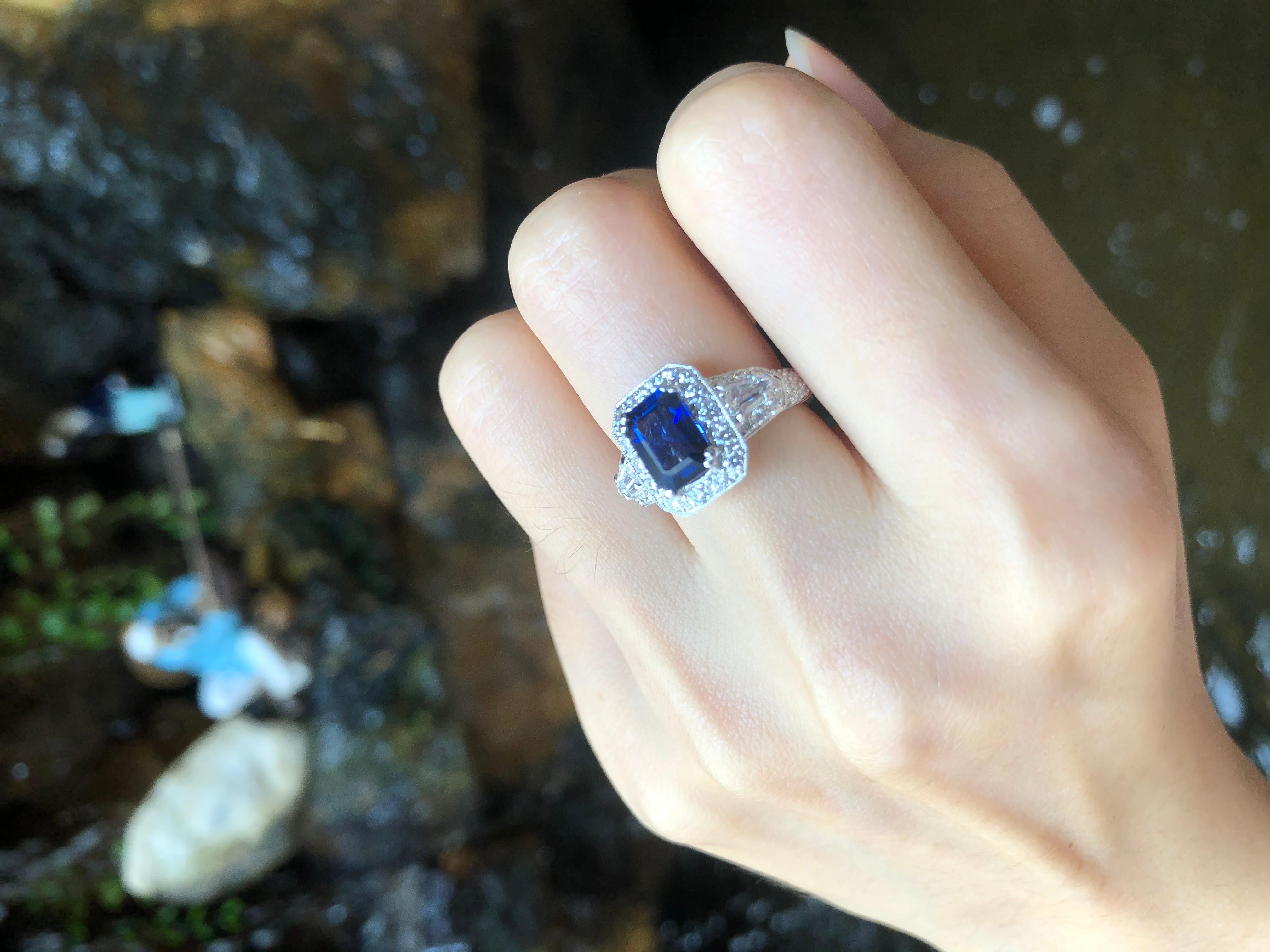 Women's GIA Certified 1.83 Cts Blue Sapphire with Diamond Ring Set in Platinum 950 For Sale