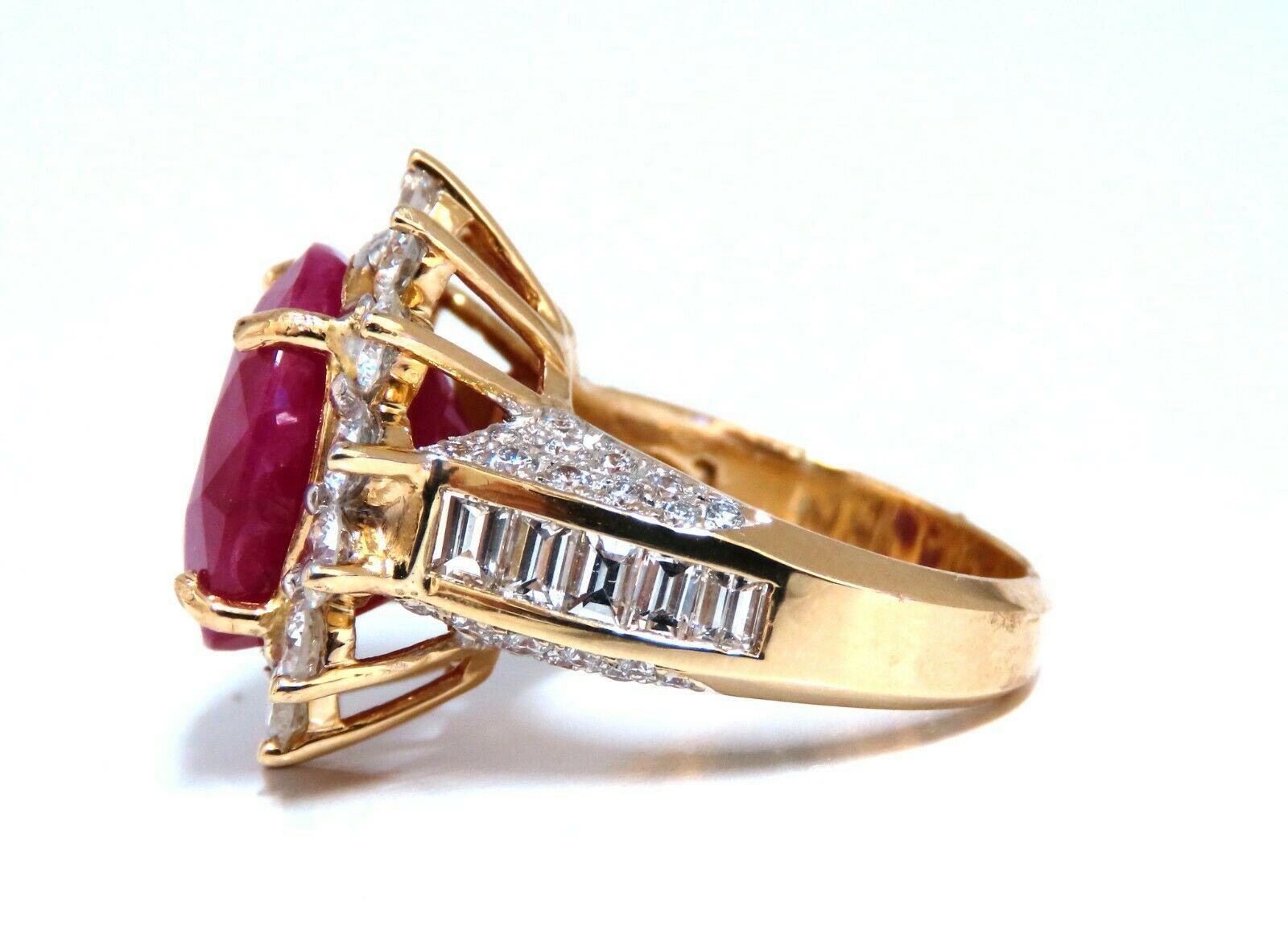 16.37ct. Natürlicher GIA-zertifizierter Rubin-Diamanten-Ring.

Transluzenter Rubin, reine Klarheit

GIA zertifiziert #2215773085

(Bericht liegt bei)

14,8 x 13,26 mm

3,75ct seitliche Diamanten

Vs-2 Klarheit, F/G-Farbe

Runde Brillianten volle
