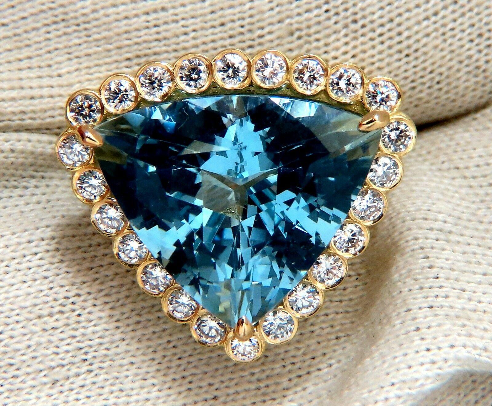 Bague en or 18 carats avec aigue-marine « bleue » naturelle certifiée GIA de 16,39 carats et diamants Neuf - En vente à New York, NY