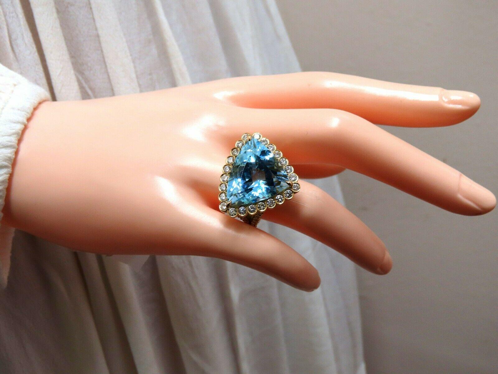 Bague en or 18 carats avec aigue-marine « bleue » naturelle certifiée GIA de 16,39 carats et diamants Unisexe en vente