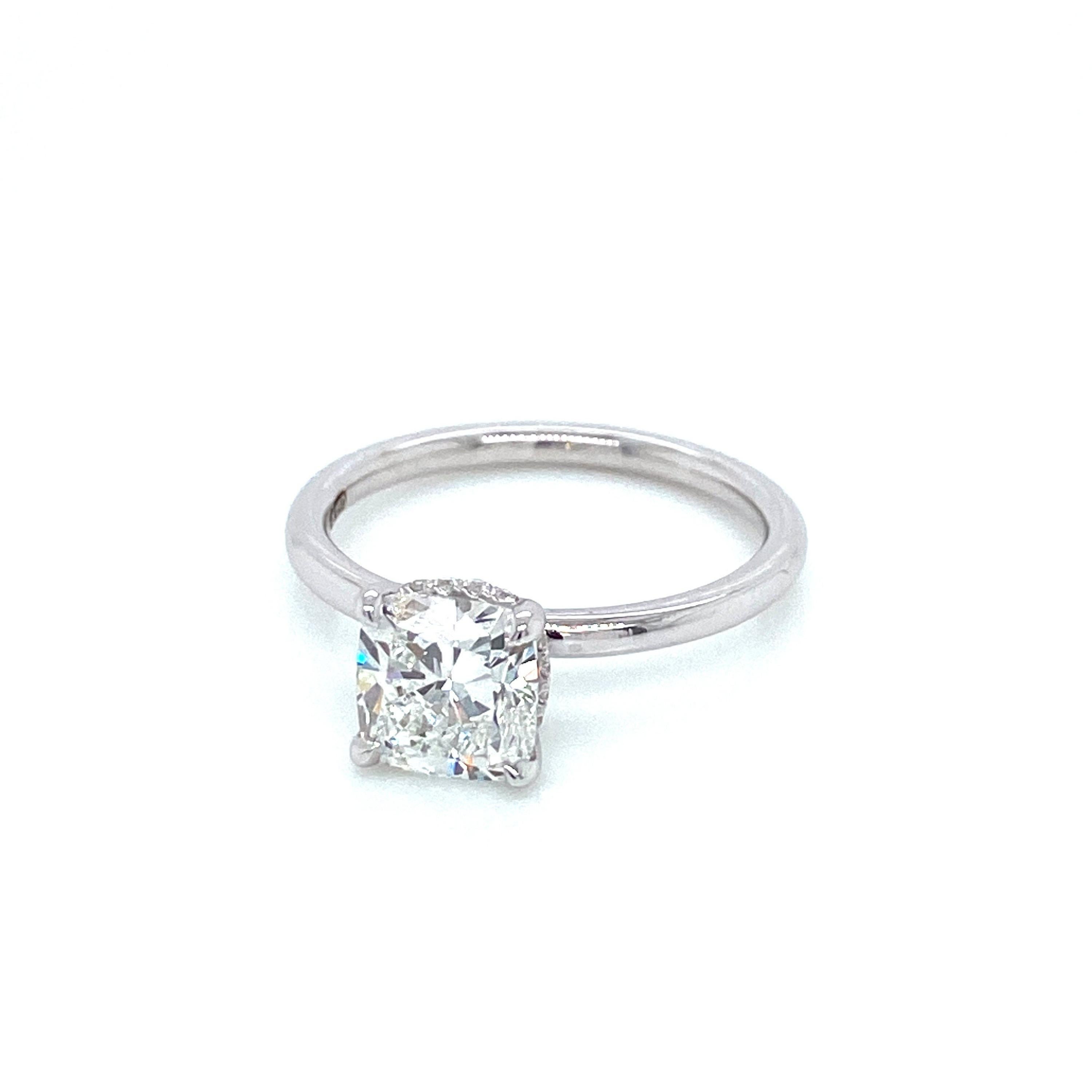 GIA Certified 1.64 Carat Cushion Cut Natural Diamond Modern Solitaire Ring In New Condition For Sale In Orlando, Florida