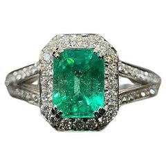 GIA certified 1.65Ct Colombia Emerald Ring