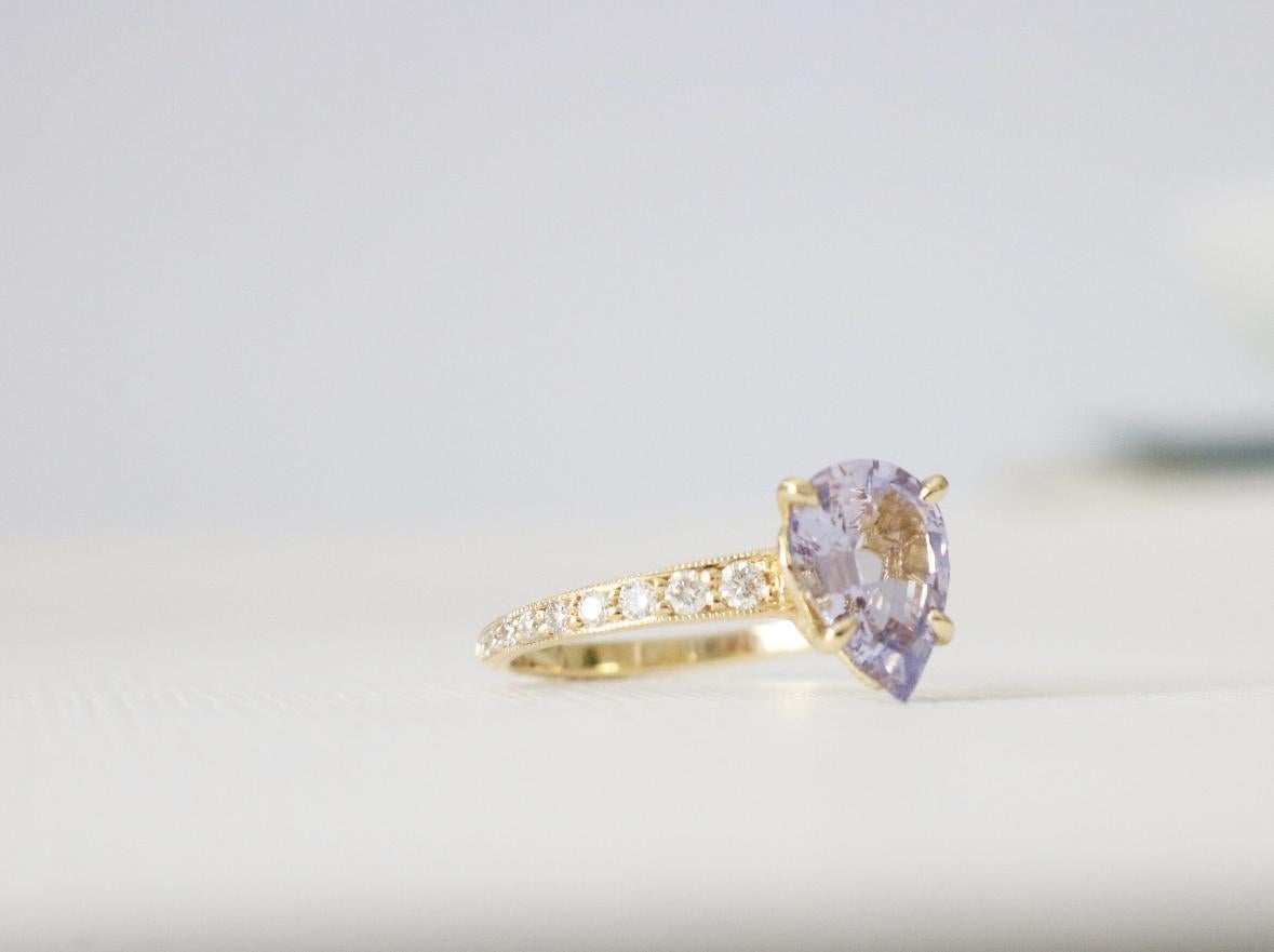 GIA Certified 1.66 Carats Natural Pear Shaped Lavender Sapphire Engagement Ring  In New Condition For Sale In Los Angeles, CA