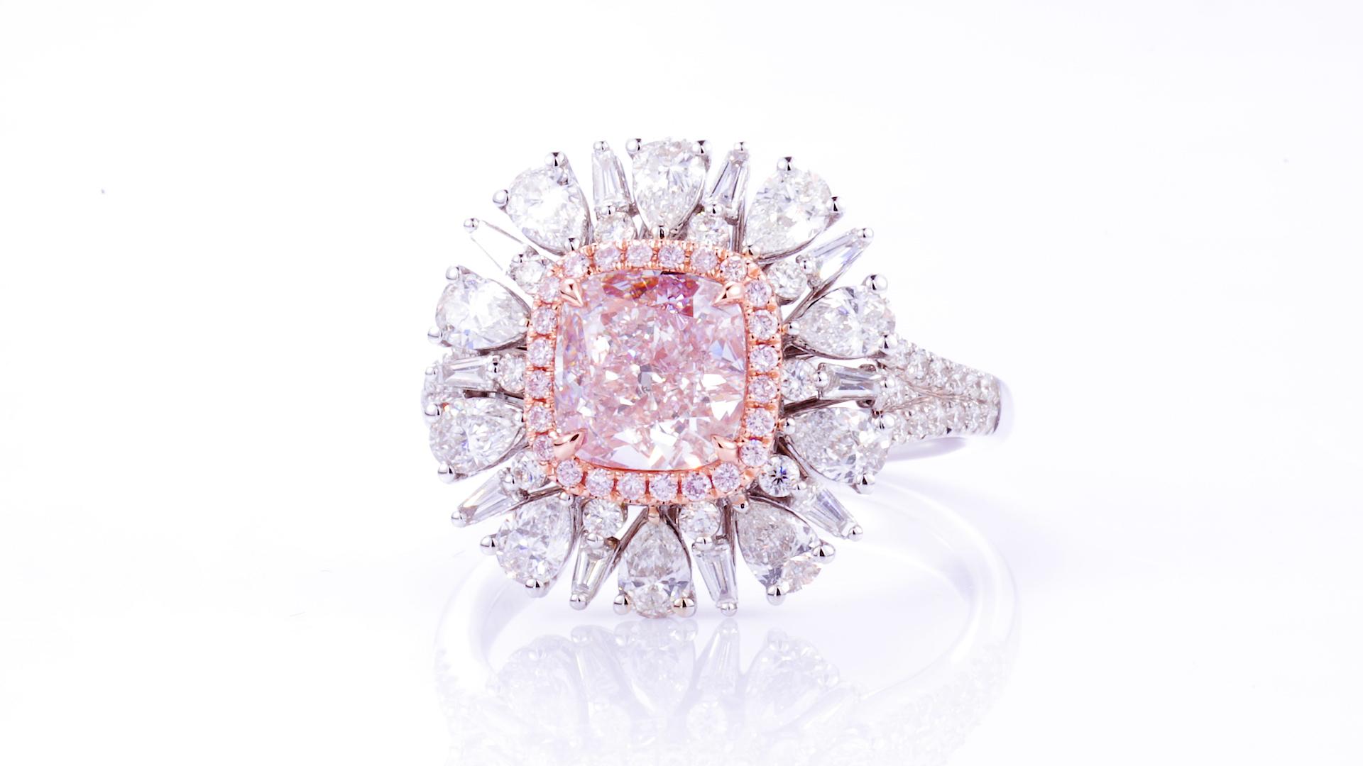 Cushion Cut GIA Certified 1.66ct Light Pink Cushioncut Natural Color Diamond engagement Ring For Sale