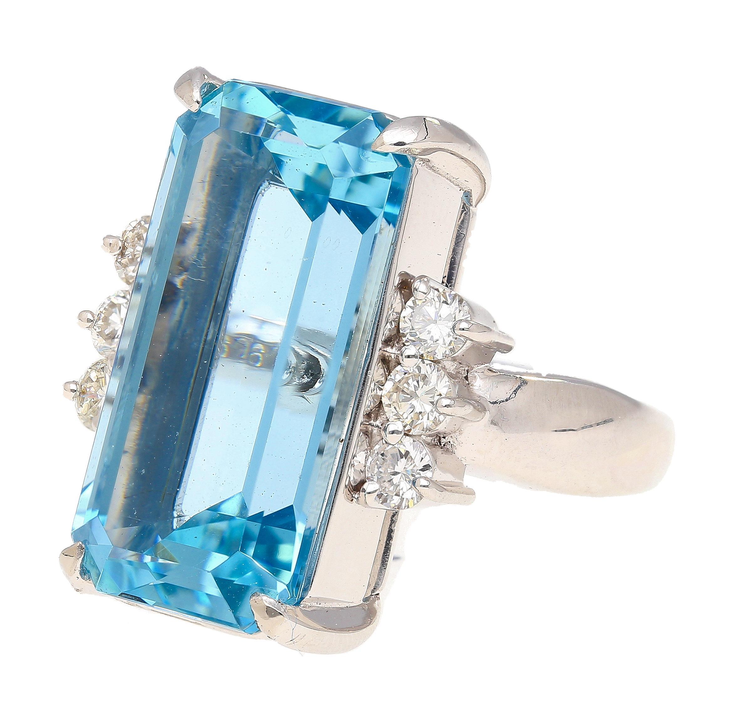 Women's GIA Certified 16.70 Carat Aquamarine and Diamond Vintage Cocktail Ring For Sale