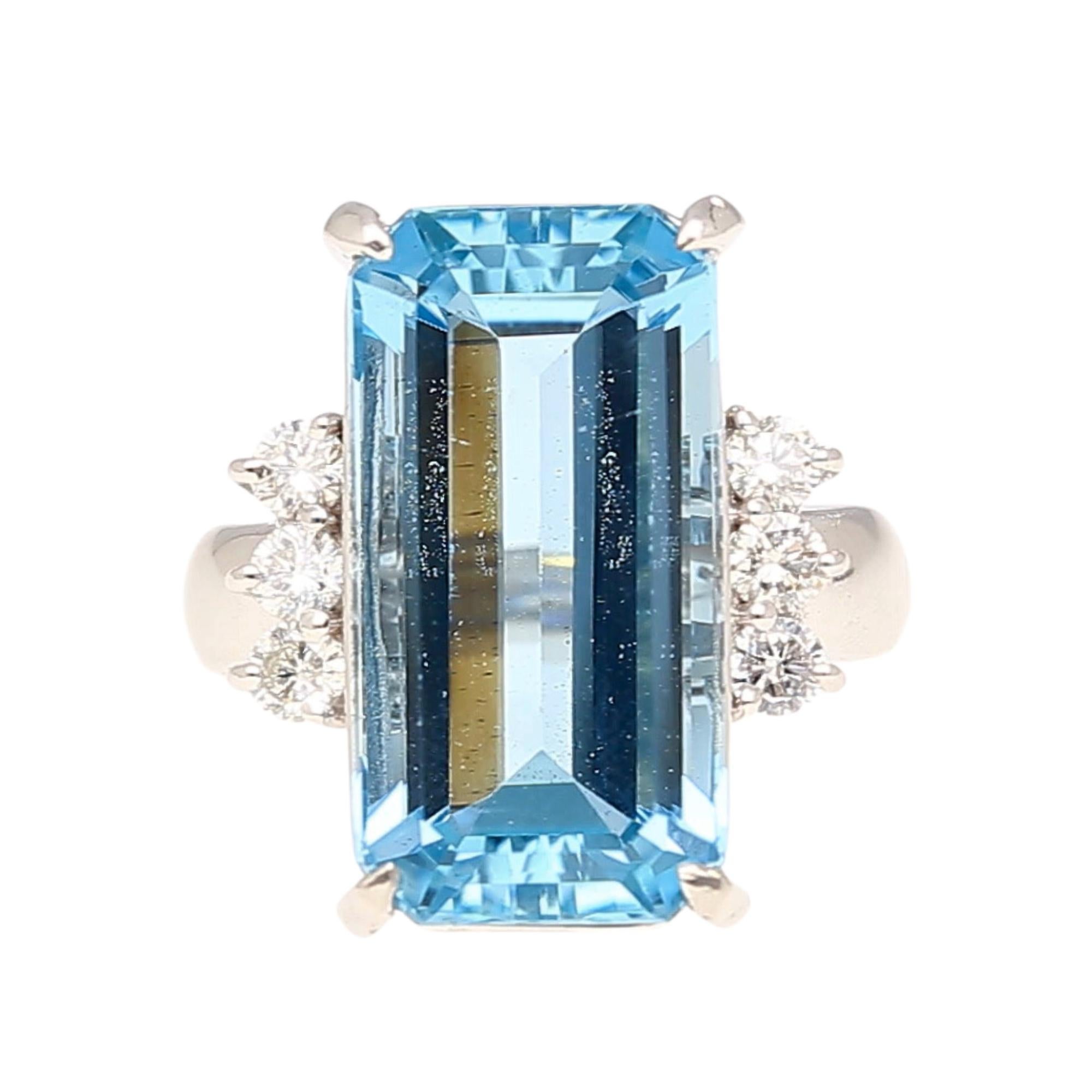 GIA Certified 16.70 Carat Aquamarine and Diamond Vintage Cocktail Ring For Sale 3