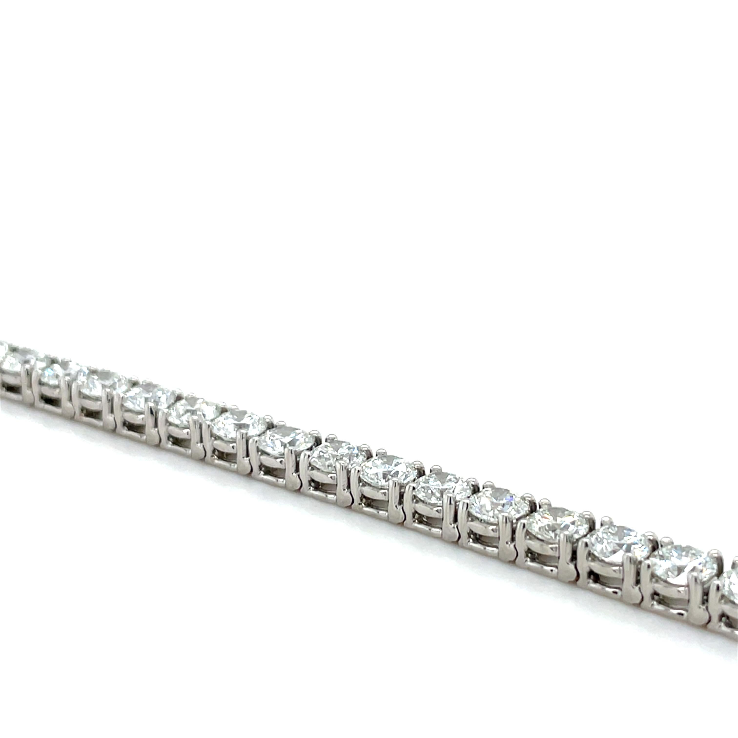 GIA Certified, 16.80 Carats Diamond Tennis Bracelet In Excellent Condition In Chicago, IL