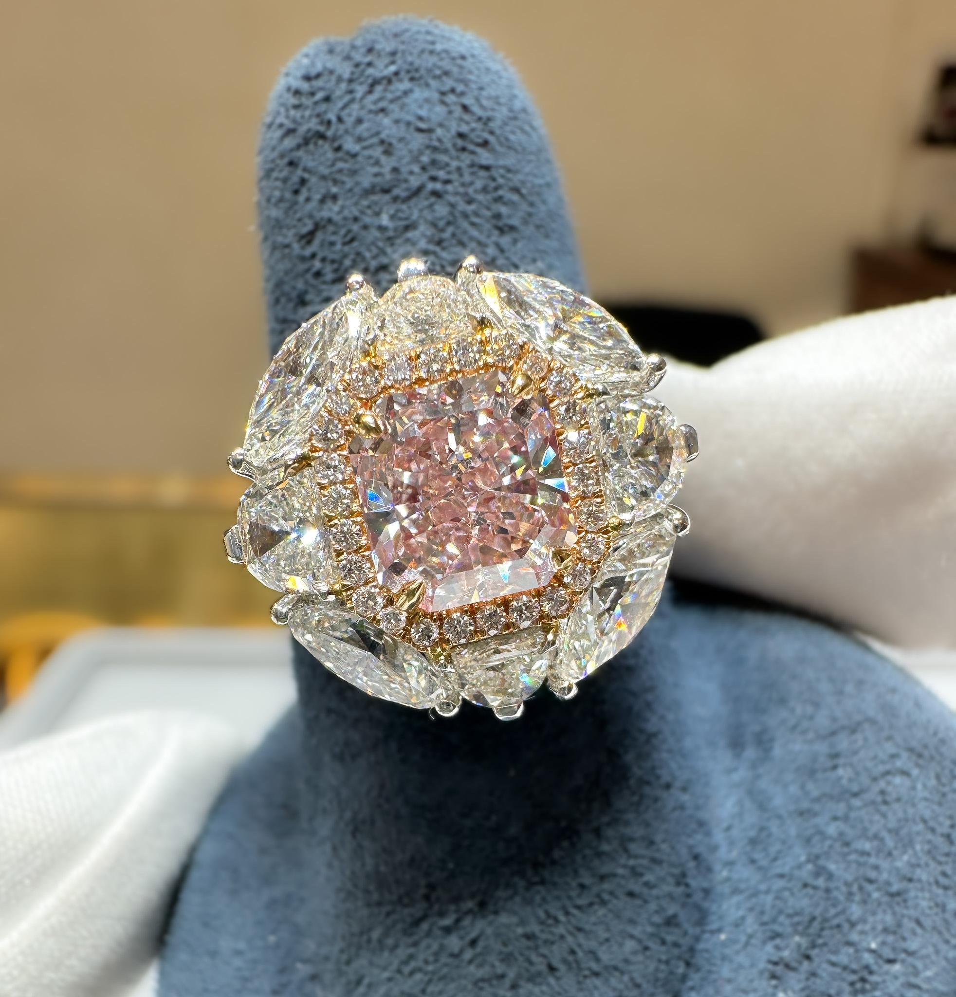 GIA-zertifizierter Verlobungsring mit 1,69 Karat im Radiant-Schliff mit bräunlichem Pink Diamond (Zeitgenössisch) im Angebot