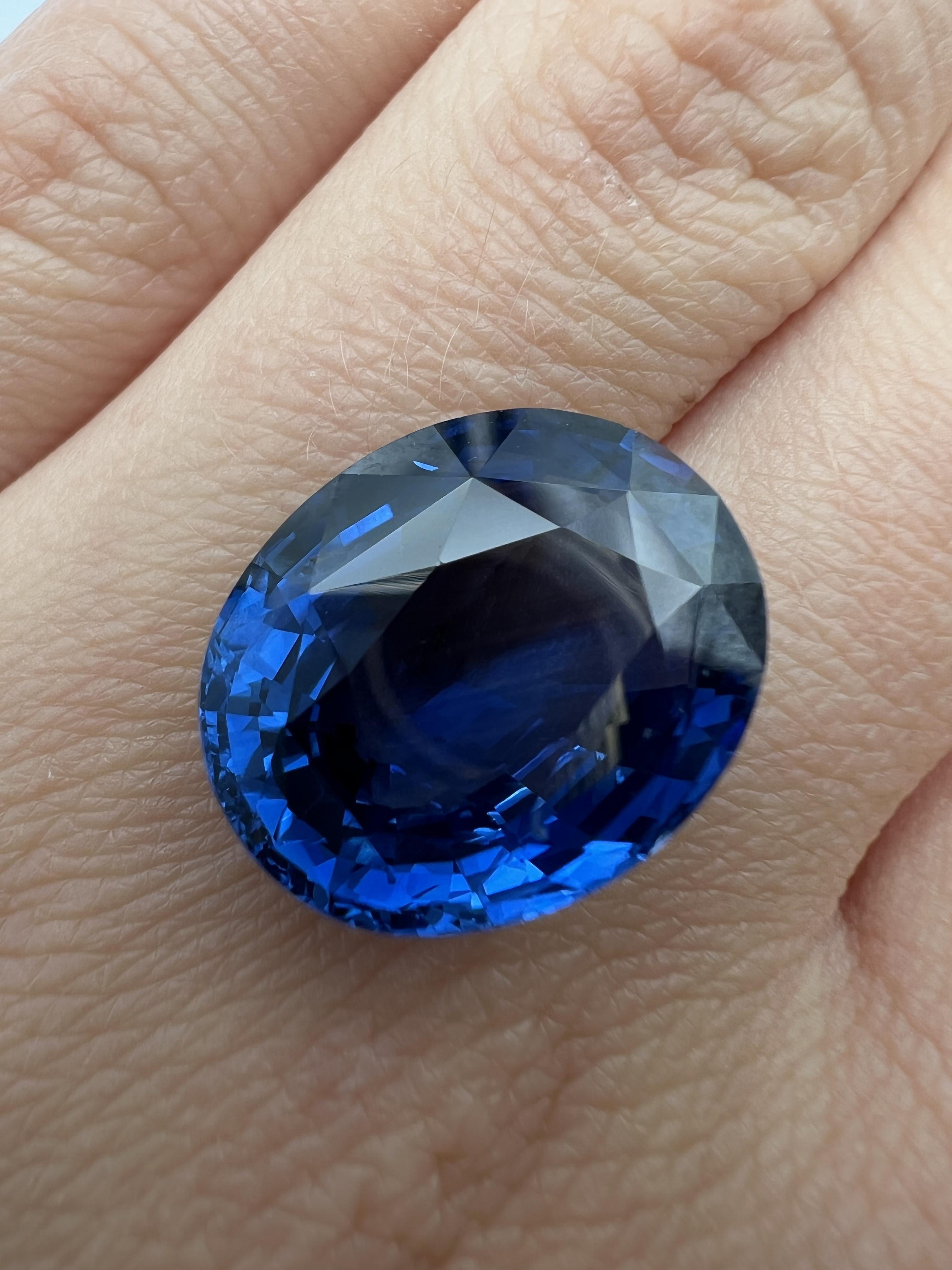 Brilliant Cut GIA Certified 16.95 Carat Exceptional Sri Lankan Heated Blue Sapphire For Sale