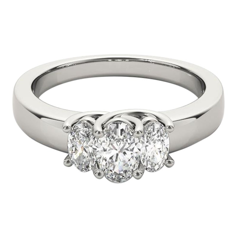 GIA Certified 1.7 Carat Classic Three-Stone Oval  Bague en diamant