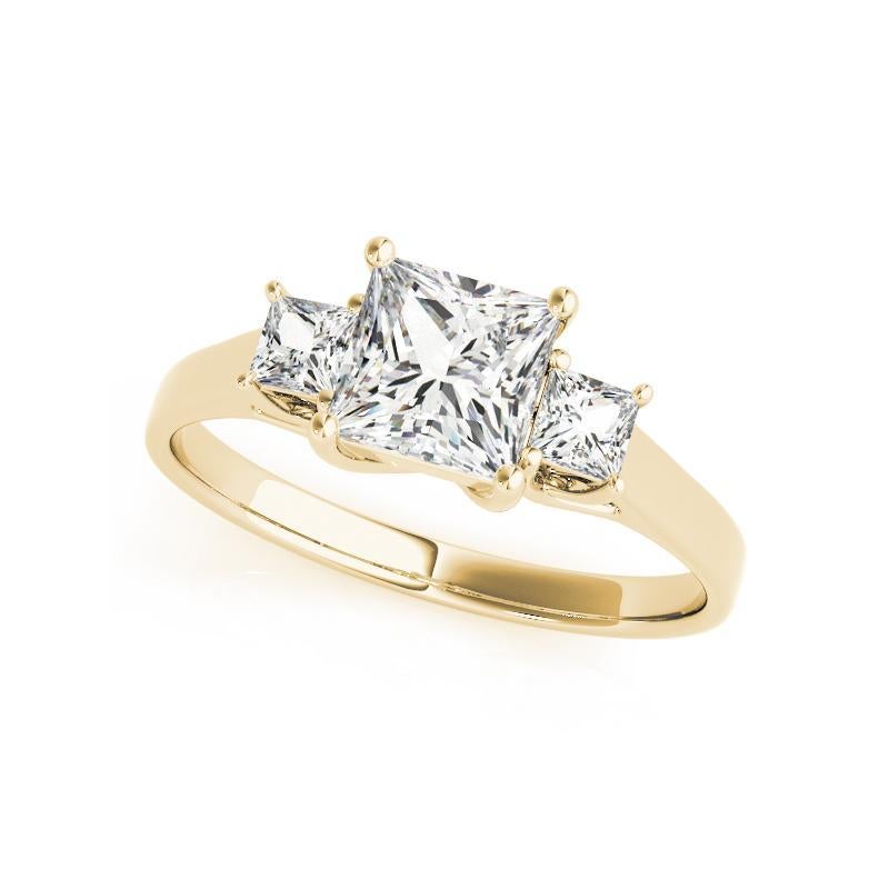Taglio princess GIA Certified 1,7 Carat Princess Cut Three-Stone Anello di diamanti in oro giallo 18K in vendita