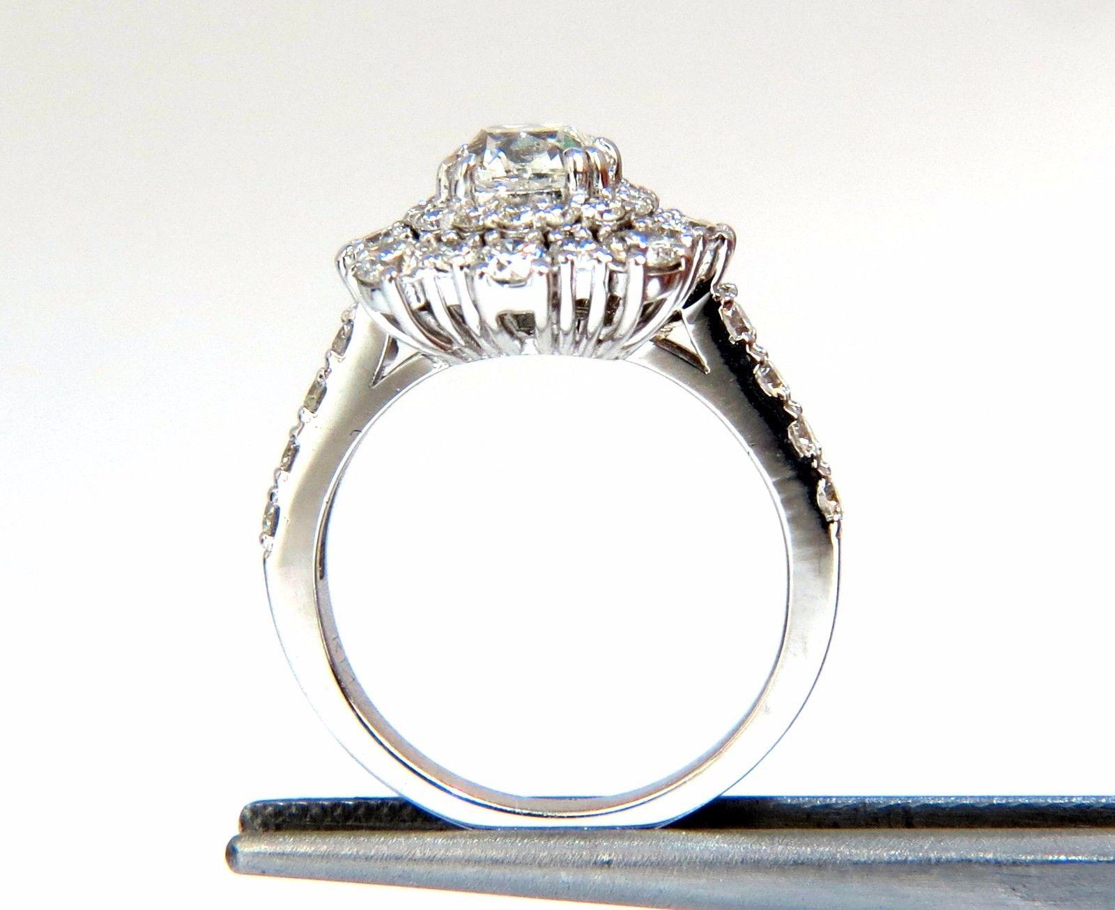 Petite bague à grappe en or 14 carats avec diamant taille coussin de 1,70 carat certifié GIA E/VS en vente 1