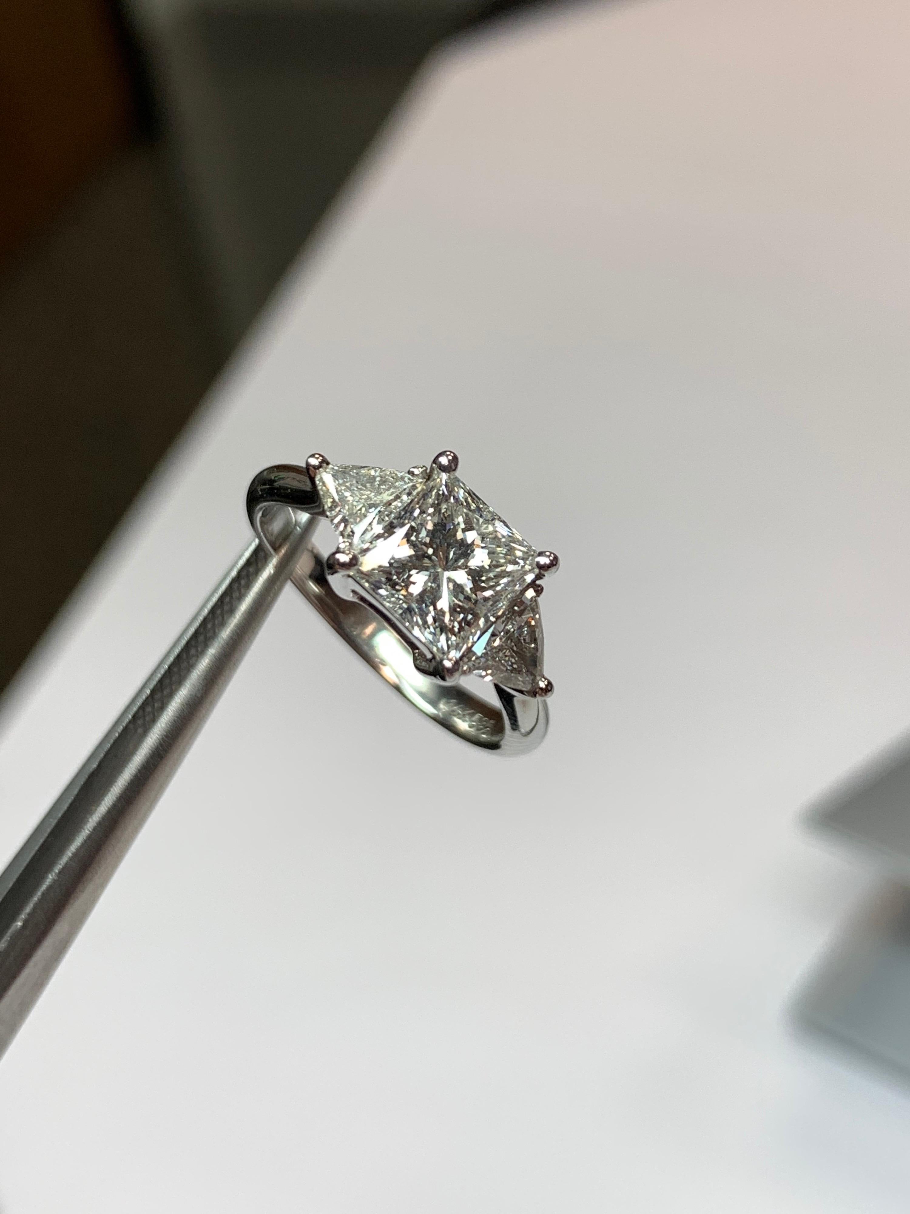 GIA-zertifizierter 1,70 Karat natürlicher Prinzessin-Diamant F VS1 Verlobungsring aus Nichtgold im Angebot 4