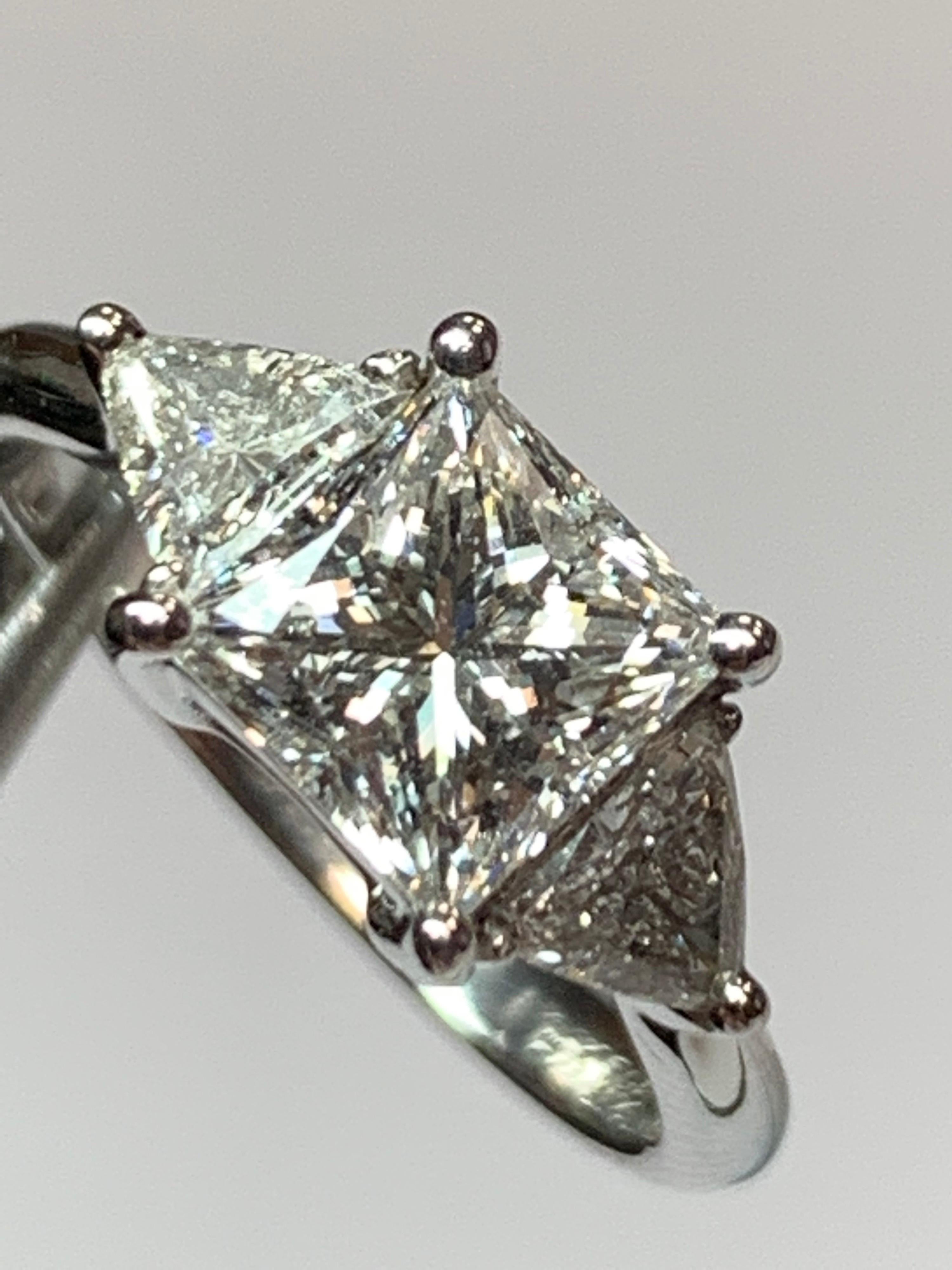 GIA-zertifizierter 1,70 Karat natürlicher Prinzessin-Diamant F VS1 Verlobungsring aus Nichtgold im Angebot 3