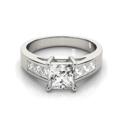 Bague en platine certifiée GIA de 1,70 carat de diamants princesses à pierres multiples