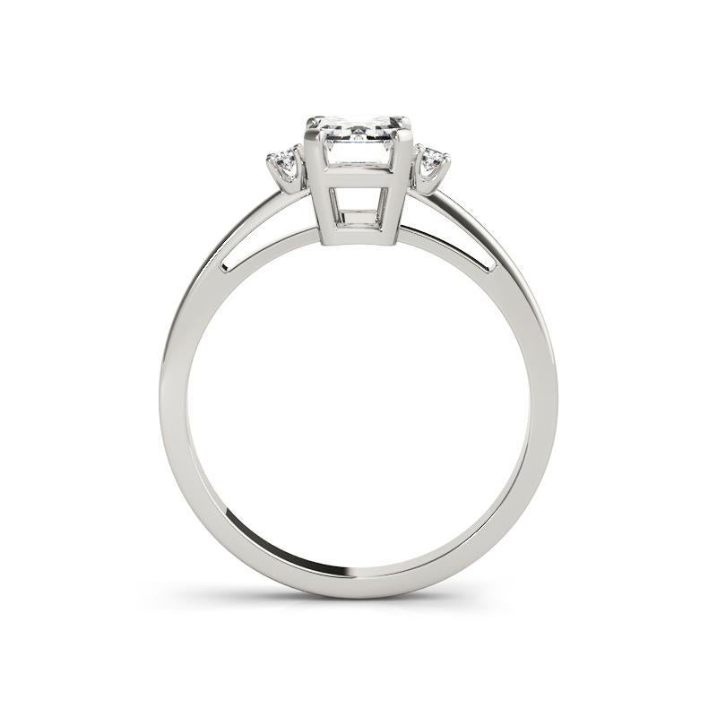 GIA Certificado 1,70 Quilates Radiante de Tres Piedras  Anillo de diamantes en Nuevo estado para la venta en New York, NY
