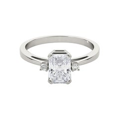 GIA Certificato 1,70 Carati Radiante a Tre Pietre  Anello con diamante