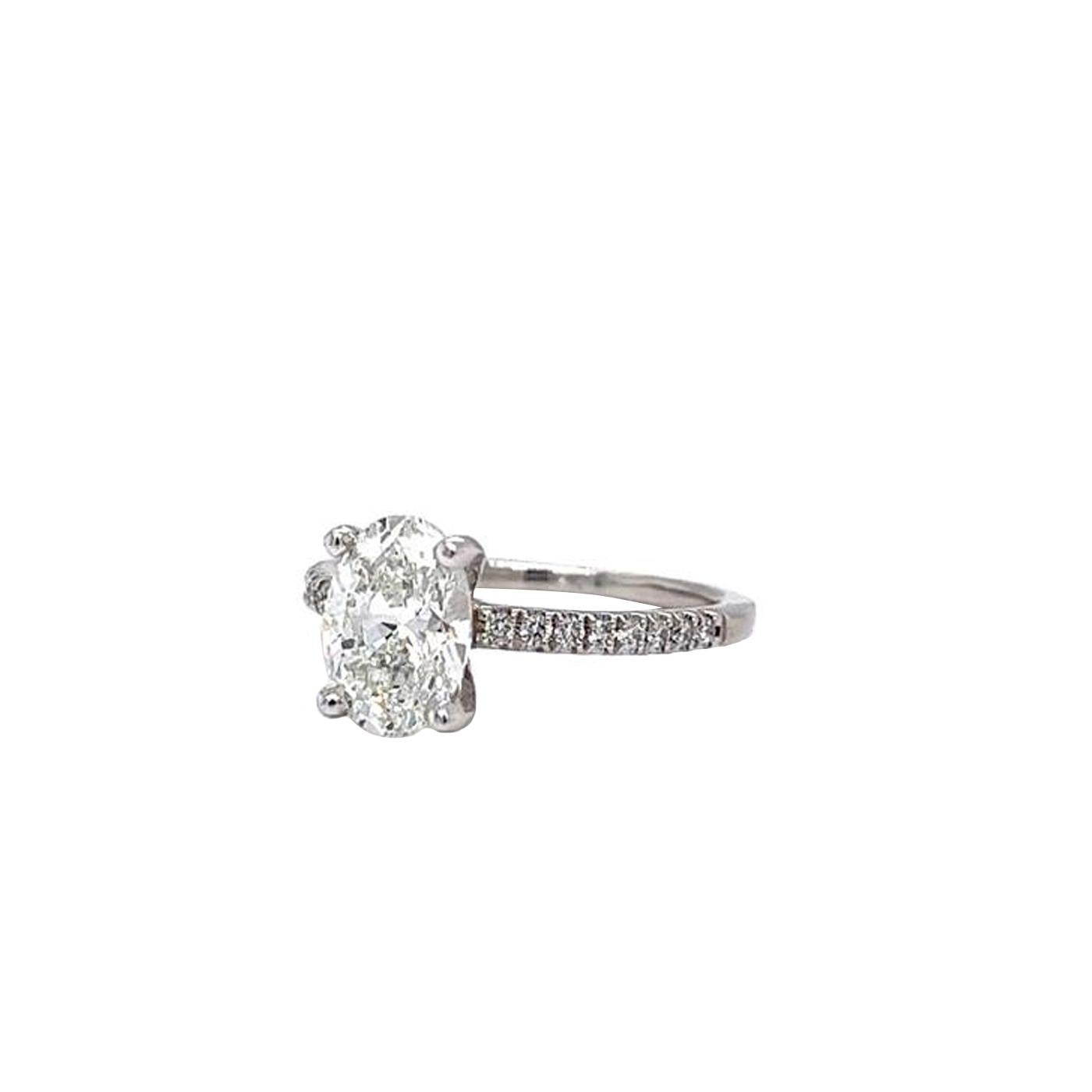 Exceptional GIA 1.70 Carat Oval Diamond with 0.55ct Pave Diamond Ring Flawless For Sale 1