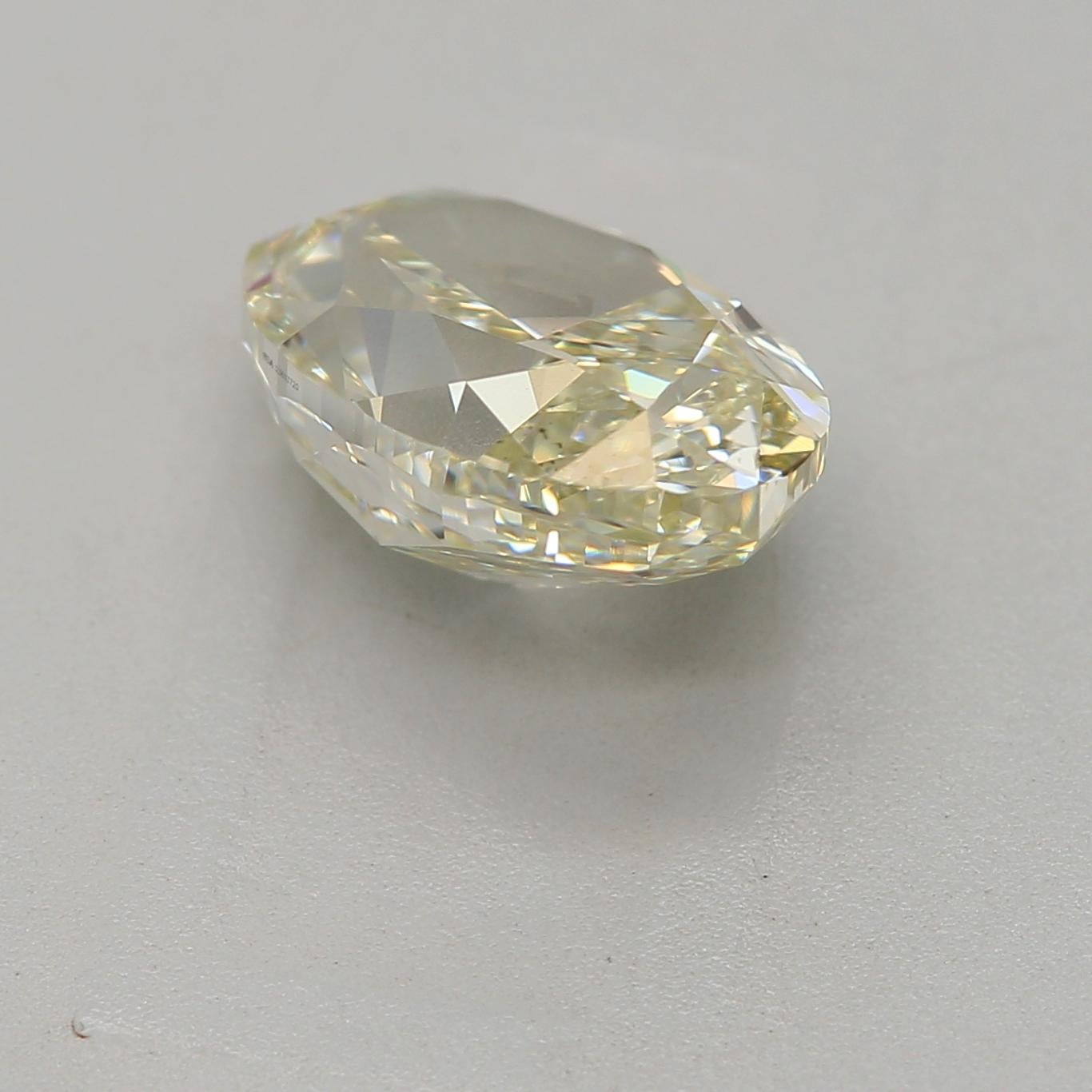 GIA Certified 1.71 Carat Fancy Light Greenish Yellow SI1 Clarity Diamond In New Condition For Sale In บางรัก, TH